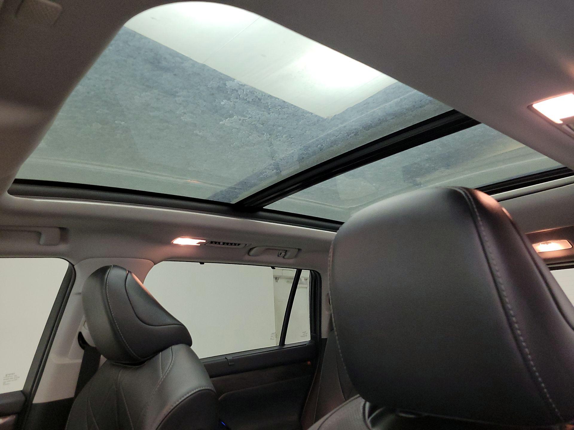 Thumbnail: 2021 Toyota Highlander - 20