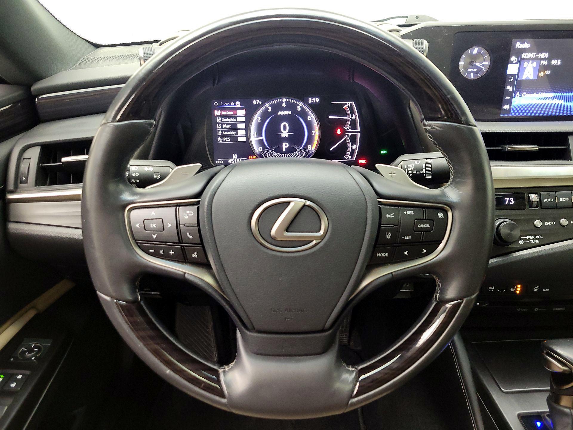 Thumbnail: 2019 Lexus ES - 10