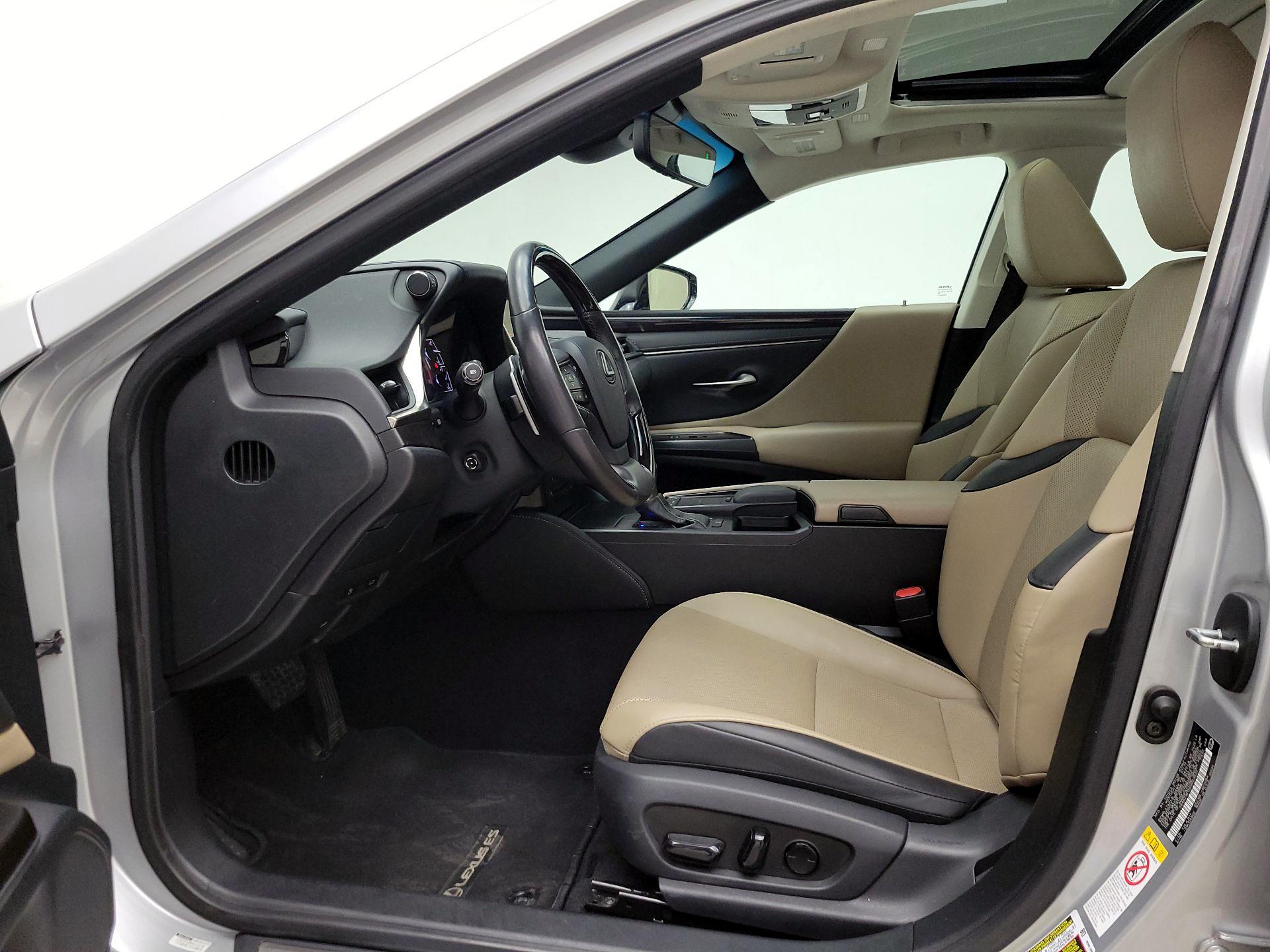 Thumbnail: 2019 Lexus ES - 11