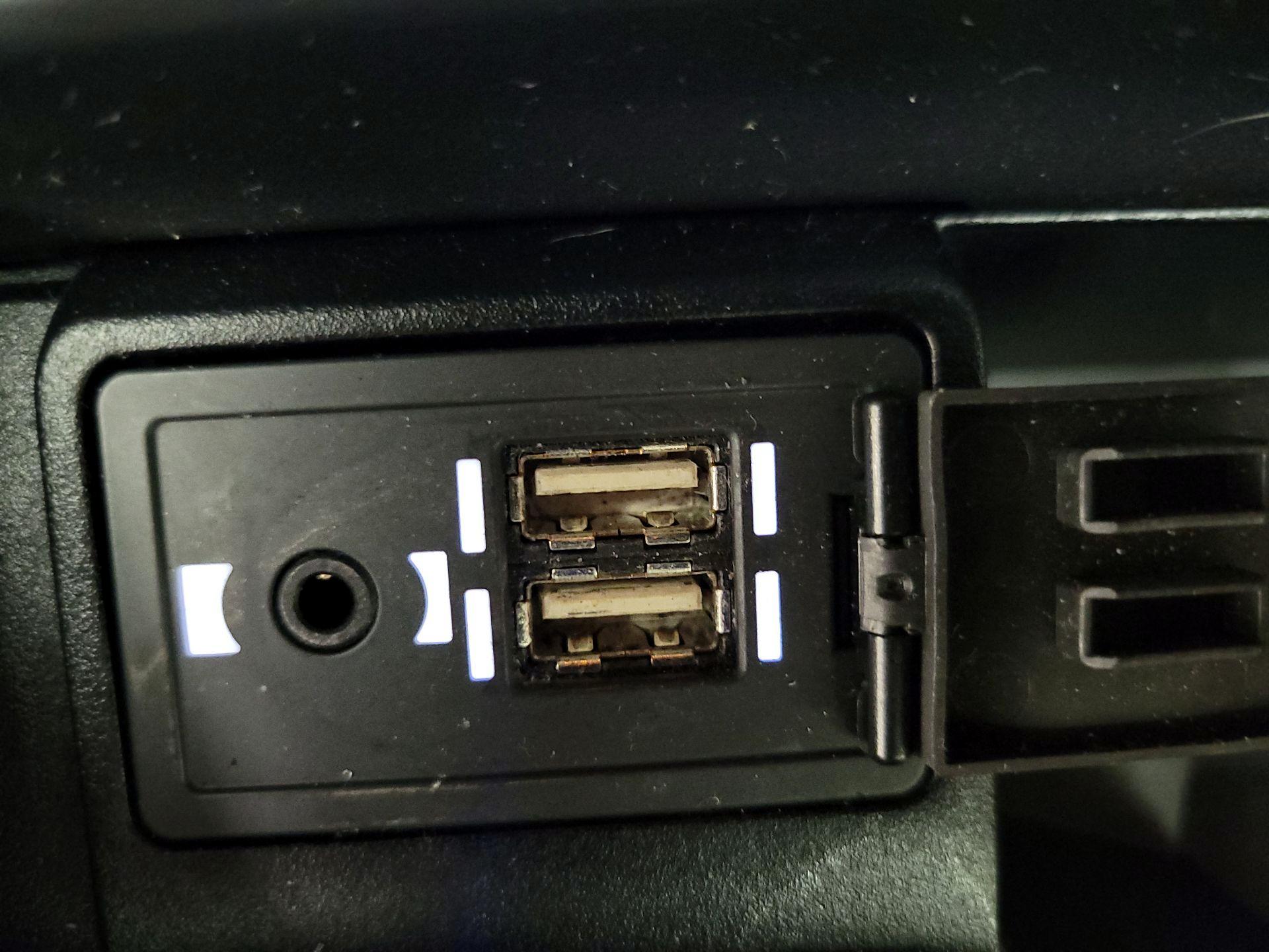 Thumbnail: 2019 Lexus ES - 18