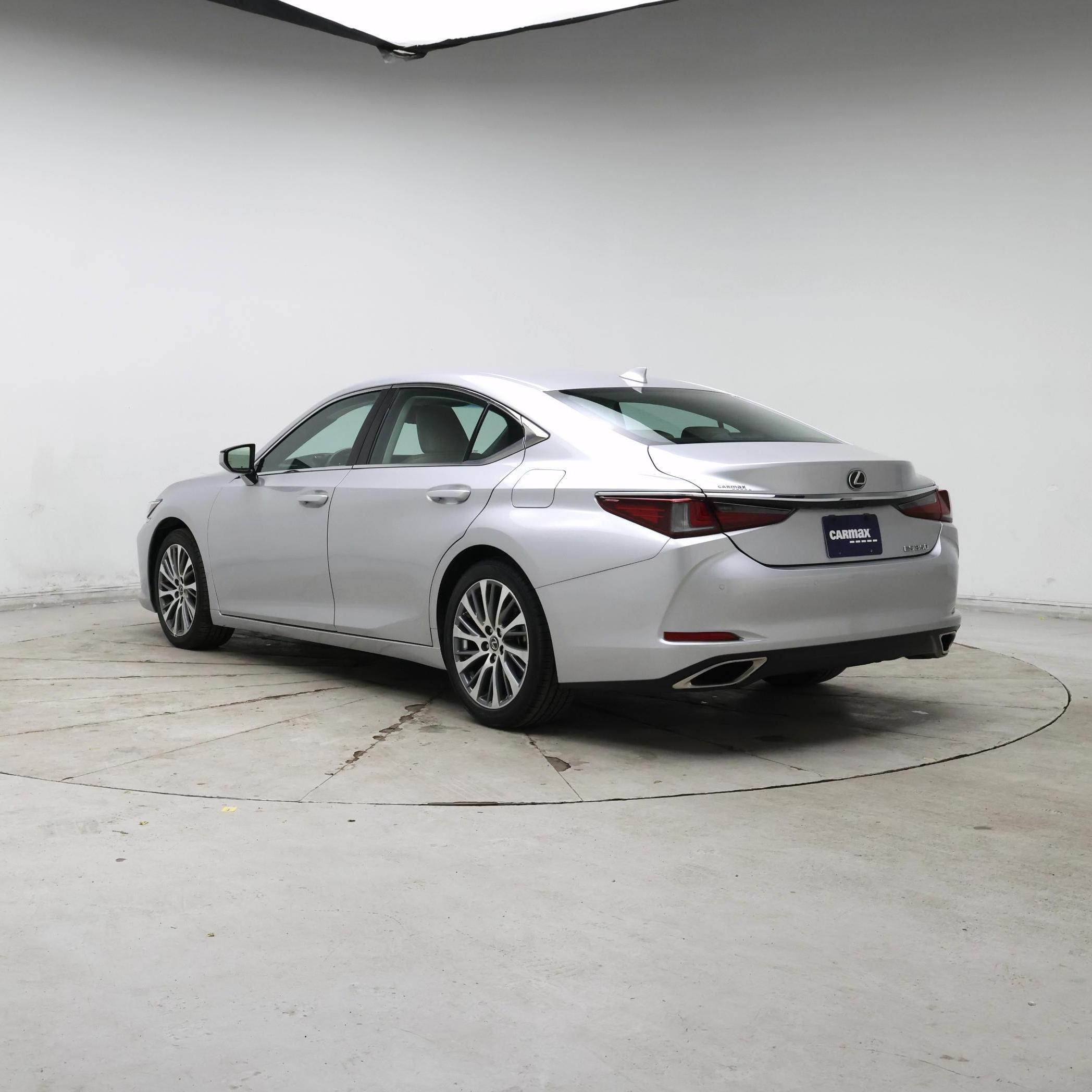 Thumbnail: 2019 Lexus ES - 2