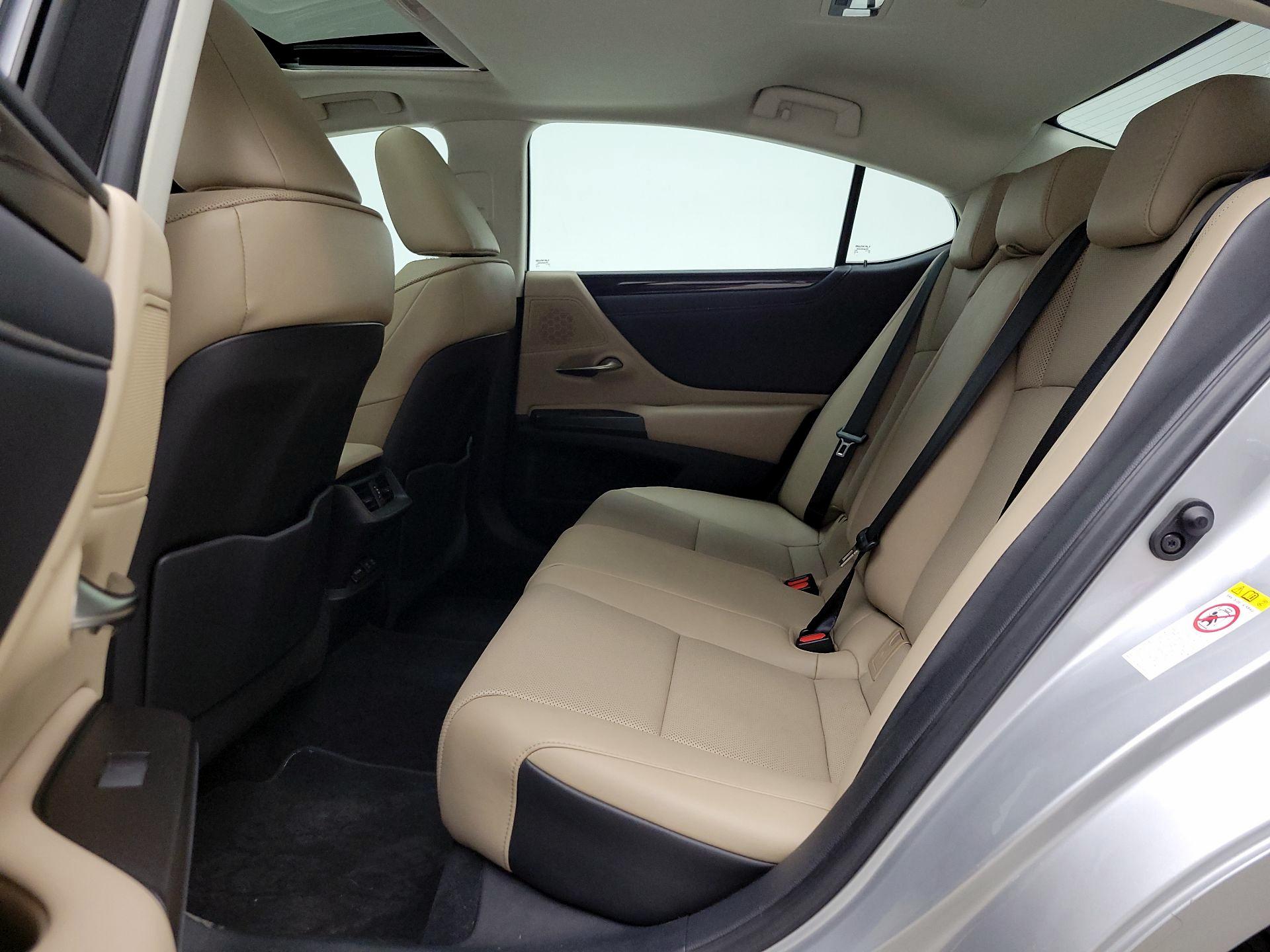 Thumbnail: 2019 Lexus ES - 20