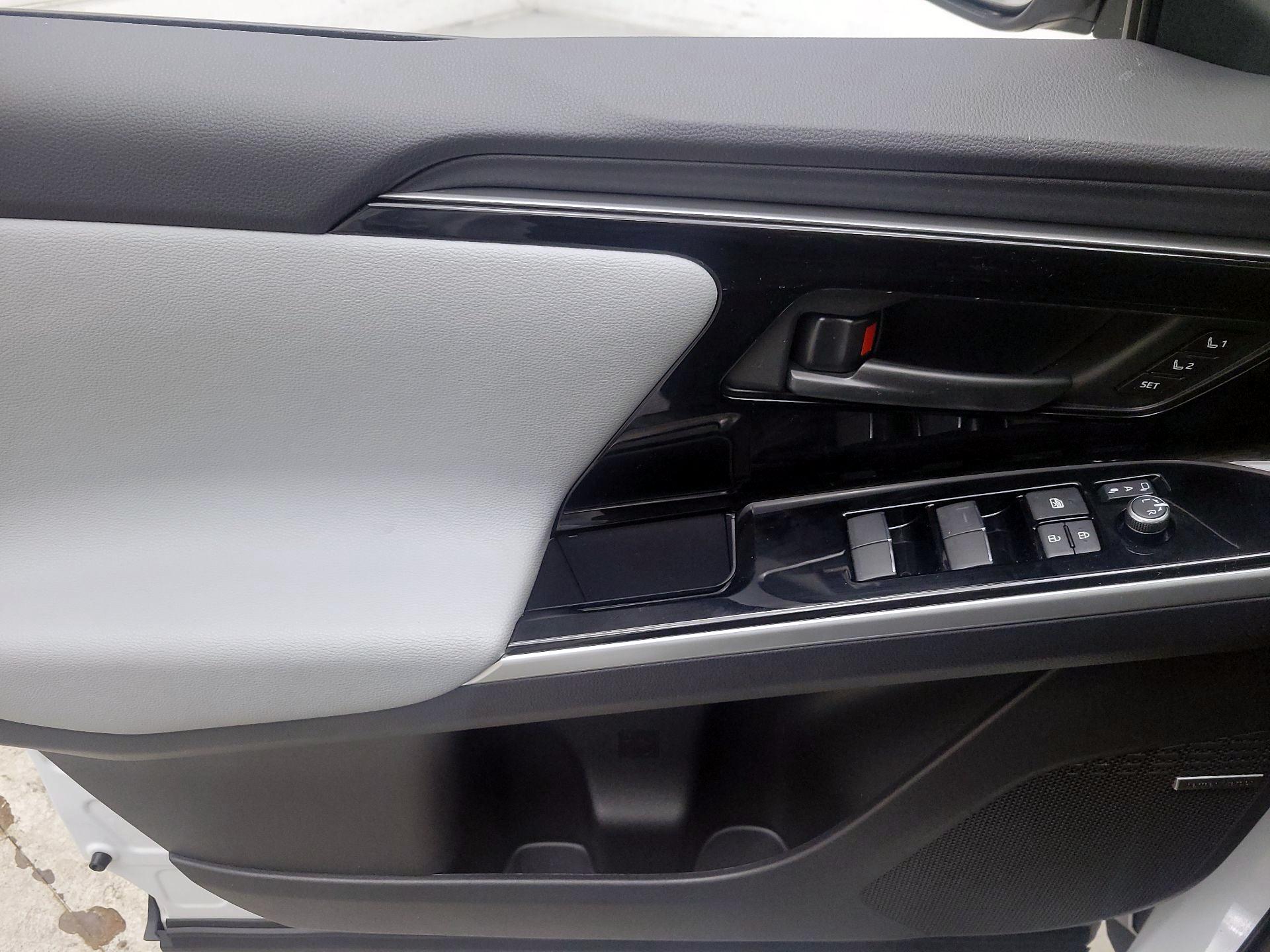 Thumbnail: 2024 Subaru Solterra - 12