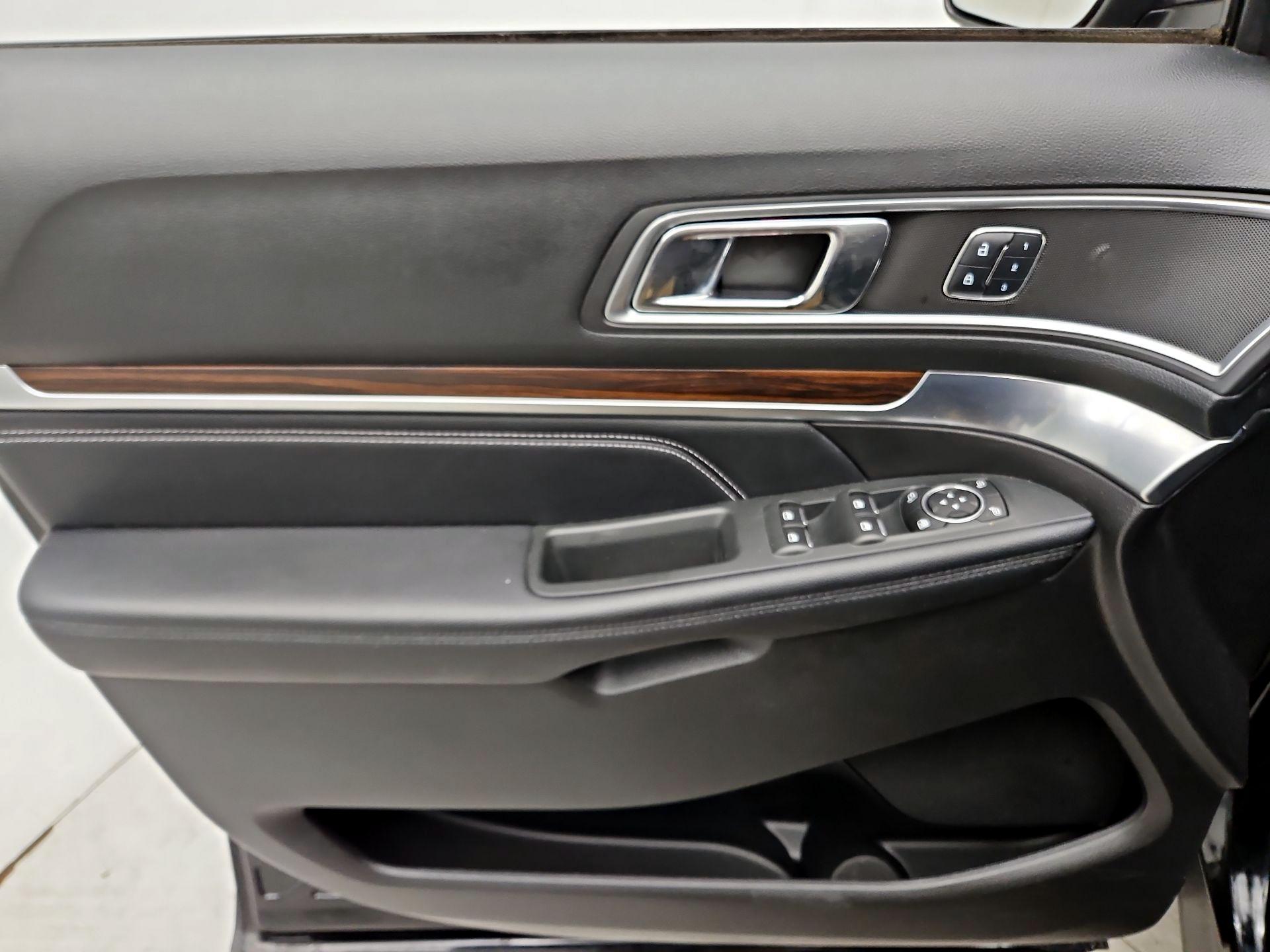 Thumbnail: 2017 Ford Explorer - 12