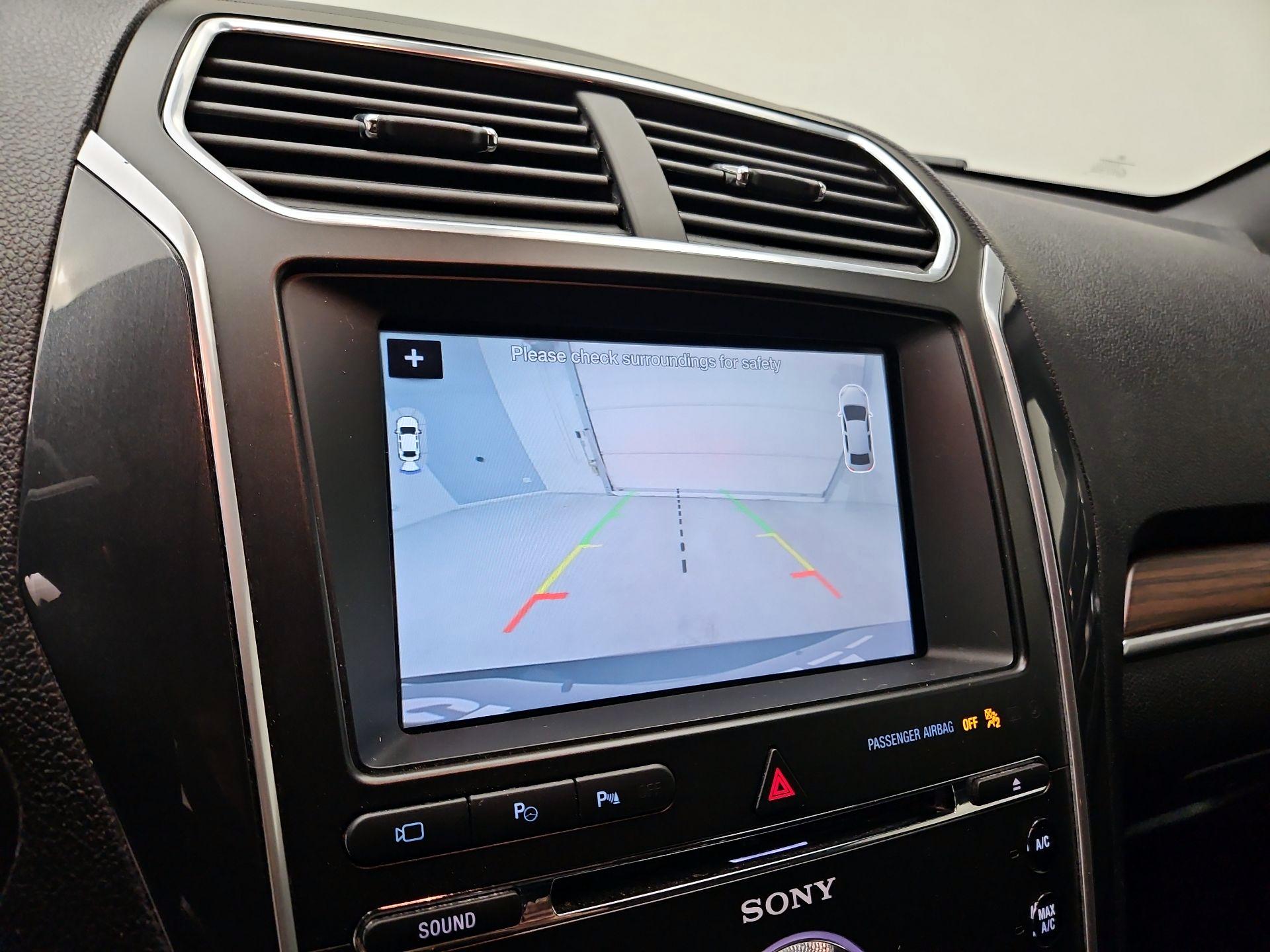 Thumbnail: 2017 Ford Explorer - 15