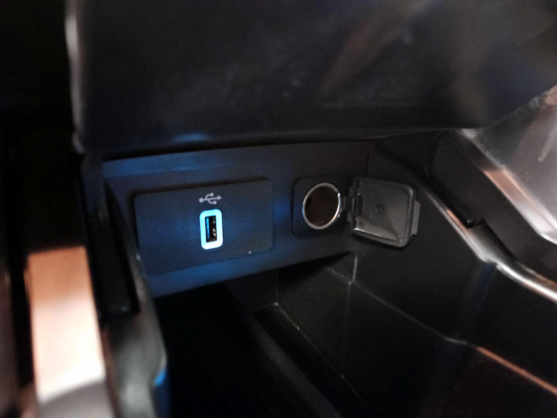 Thumbnail: 2017 Ford Explorer - 19