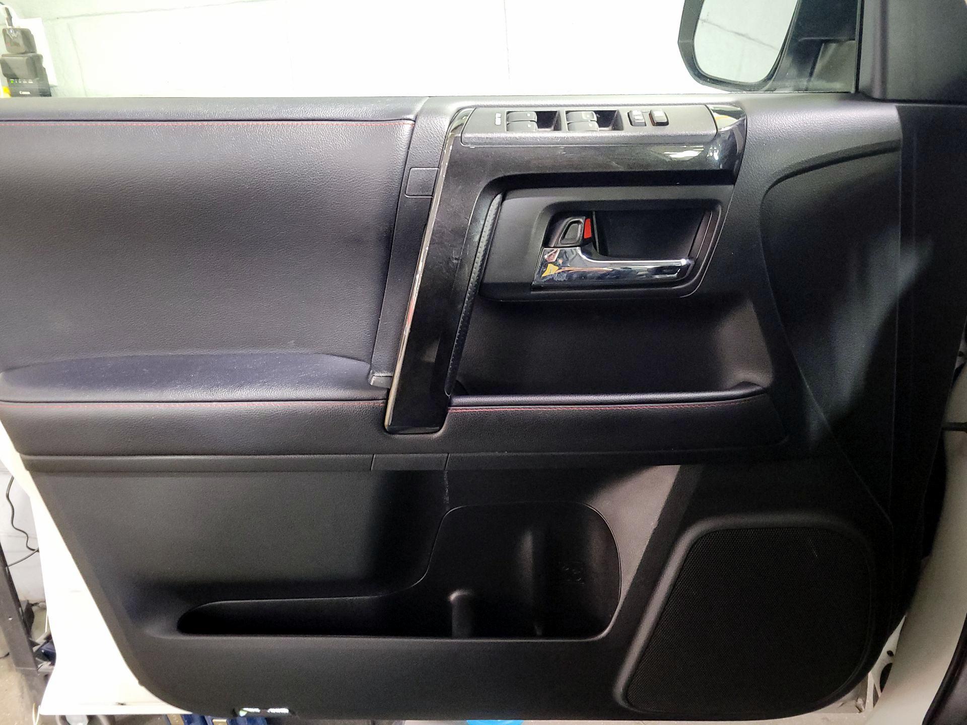 Thumbnail: 2022 Toyota 4Runner - 15