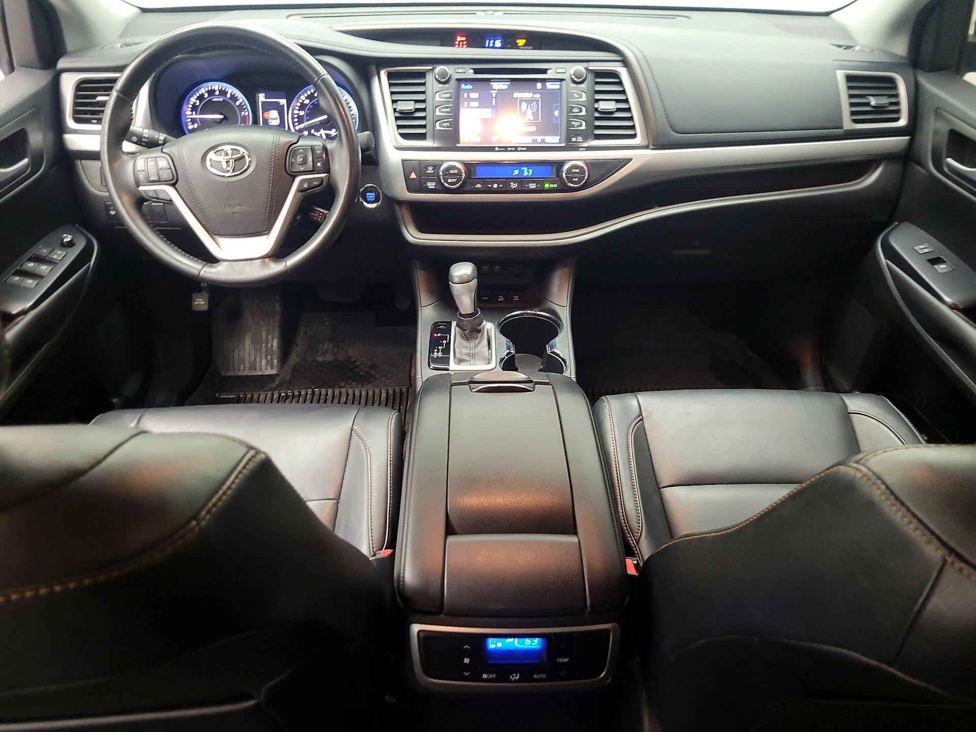 Thumbnail: 2017 Toyota Highlander - 9