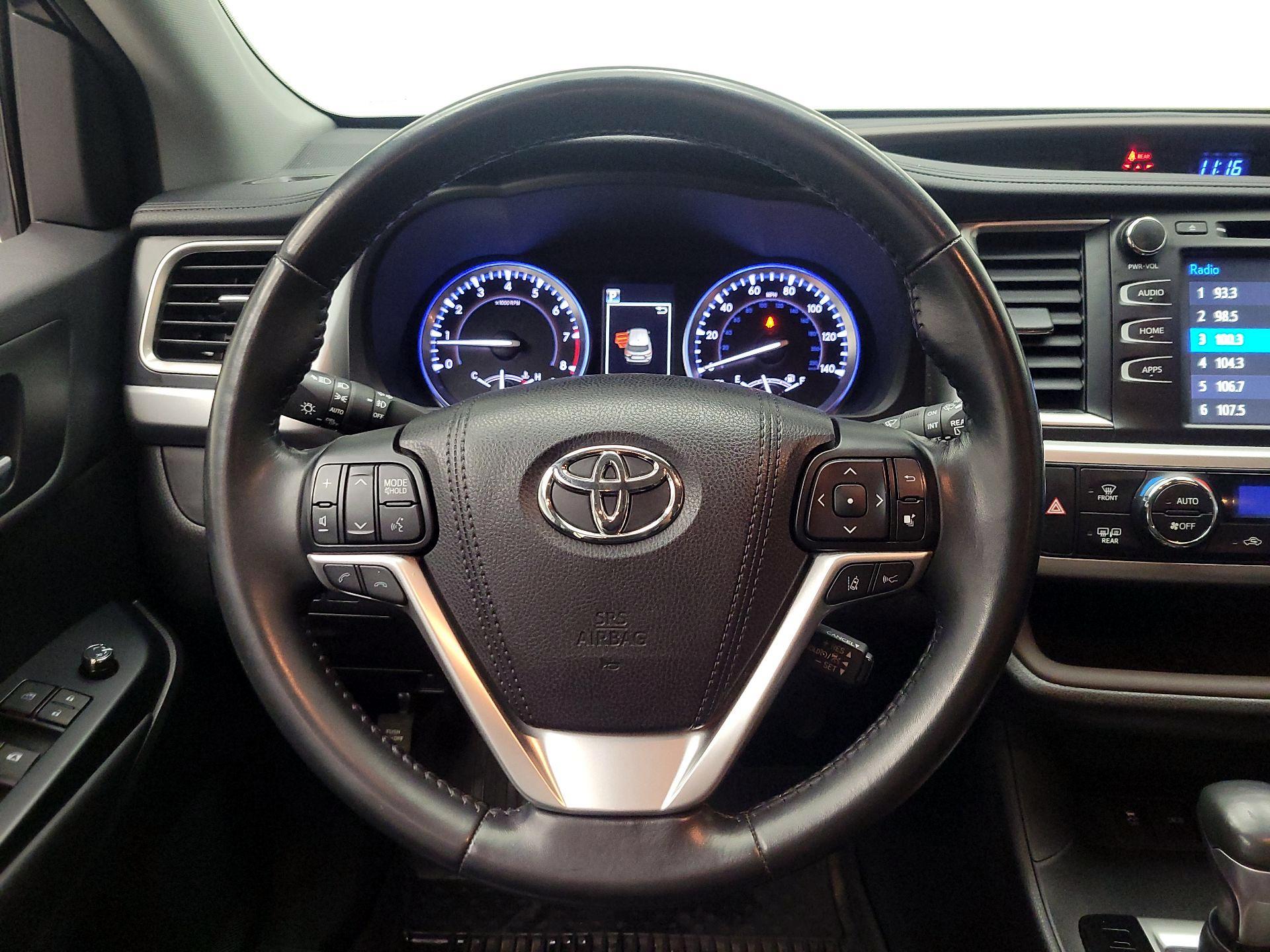 Thumbnail: 2017 Toyota Highlander - 10