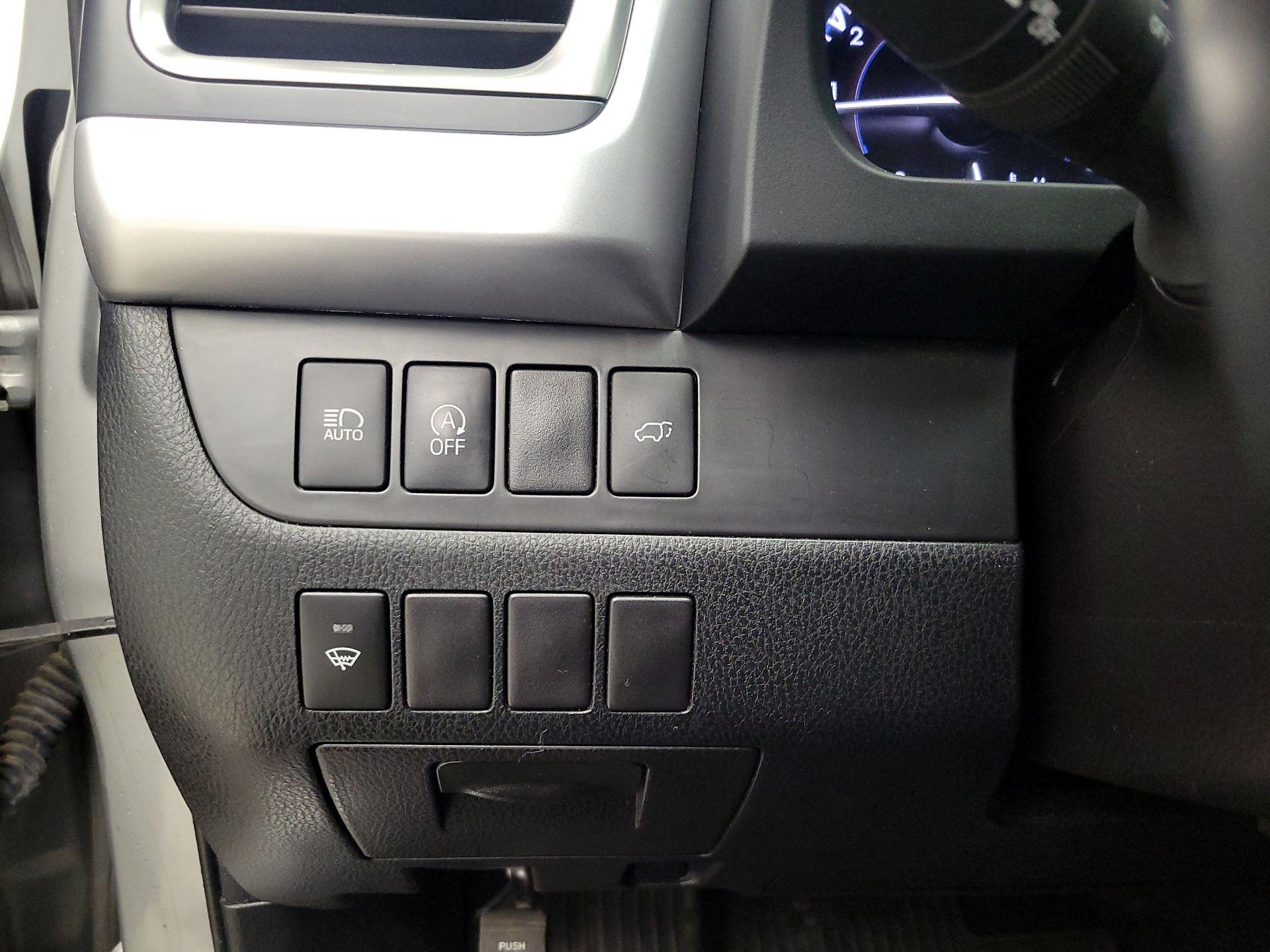 Thumbnail: 2017 Toyota Highlander - 13