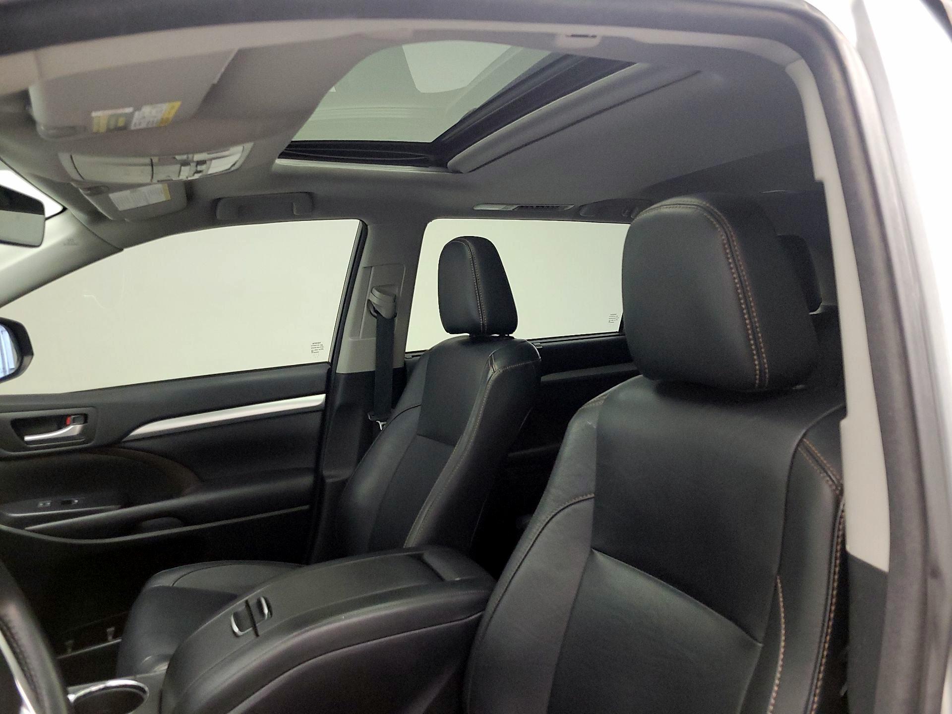 Thumbnail: 2017 Toyota Highlander - 19