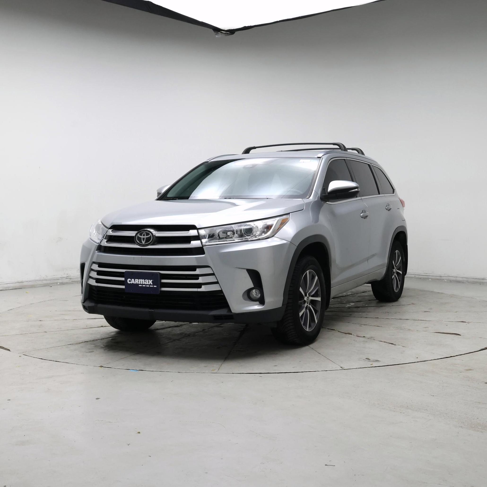 Thumbnail: 2017 Toyota Highlander - 4