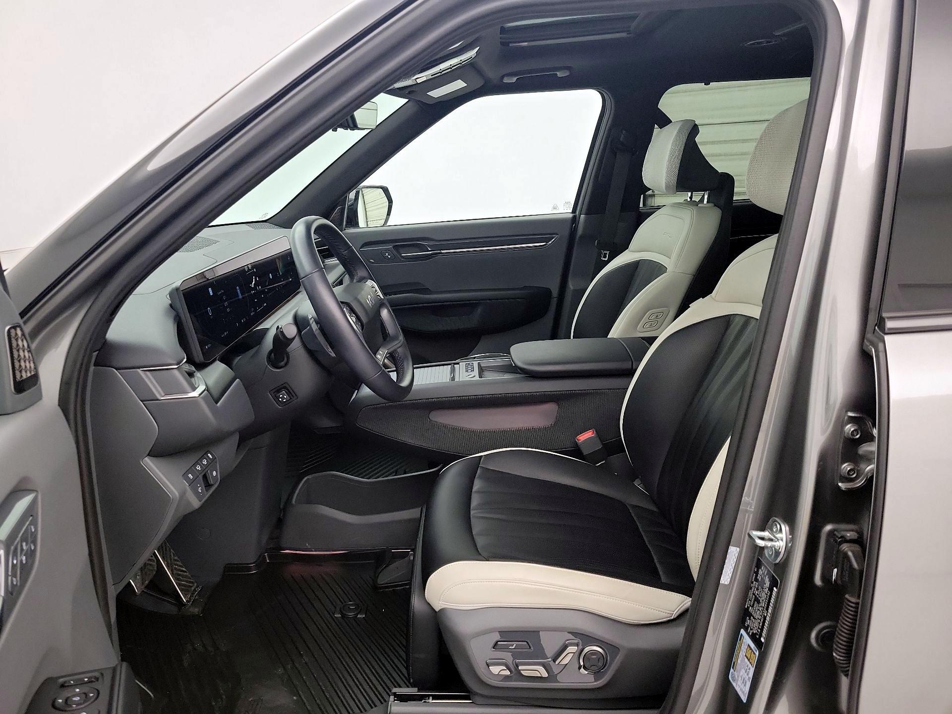 Thumbnail: 2025 Kia EV9 - 11