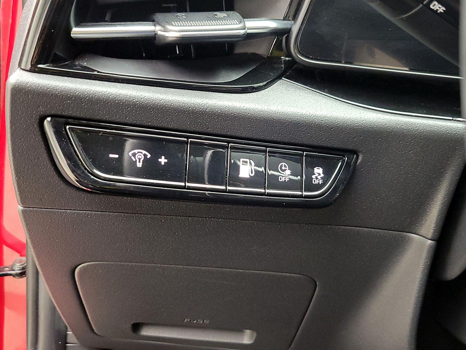 Thumbnail: 2023 Kia Niro - 13