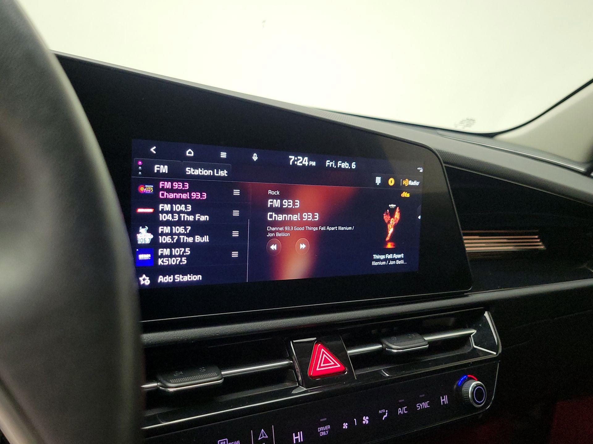 Thumbnail: 2023 Kia Niro - 16