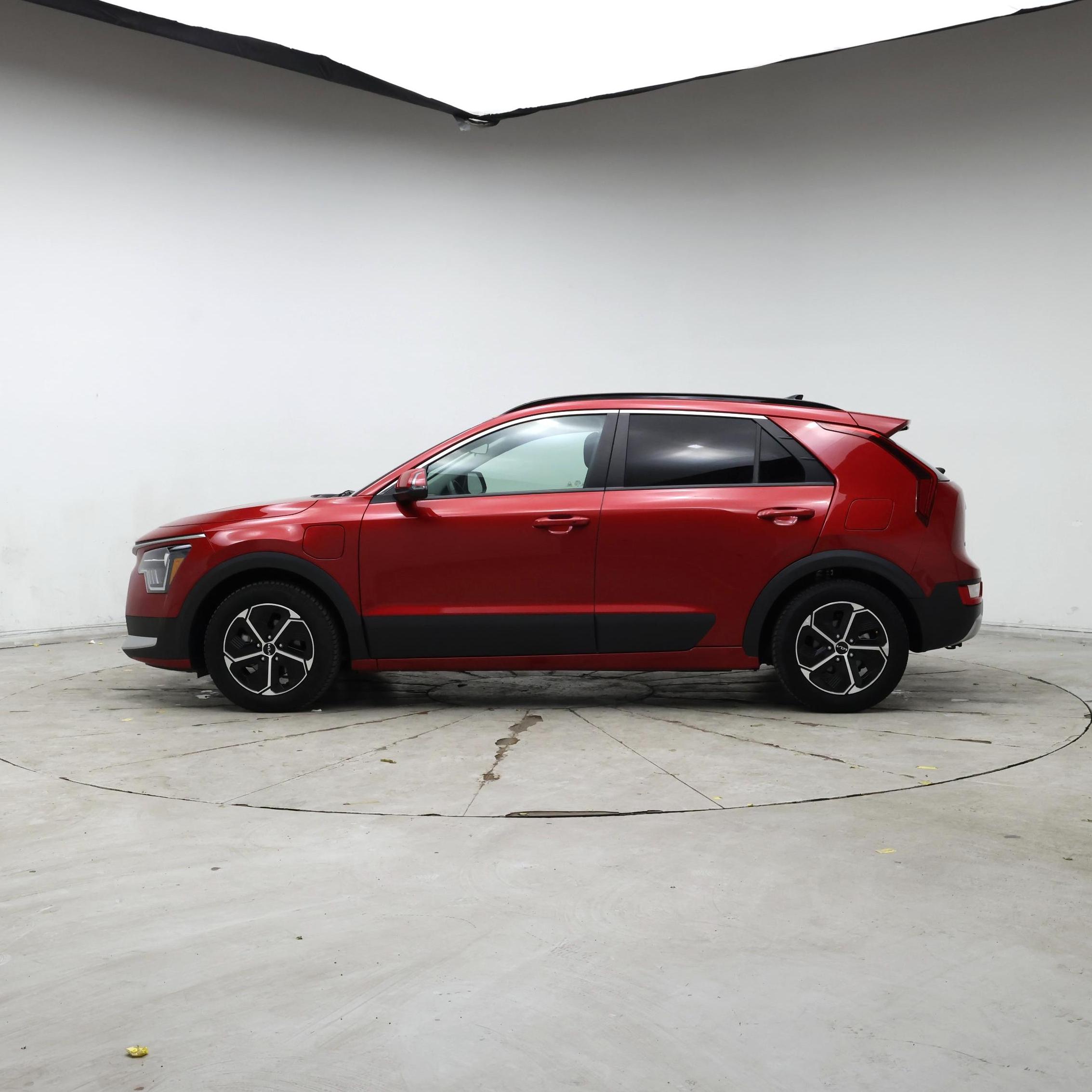 Thumbnail: 2023 Kia Niro - 3