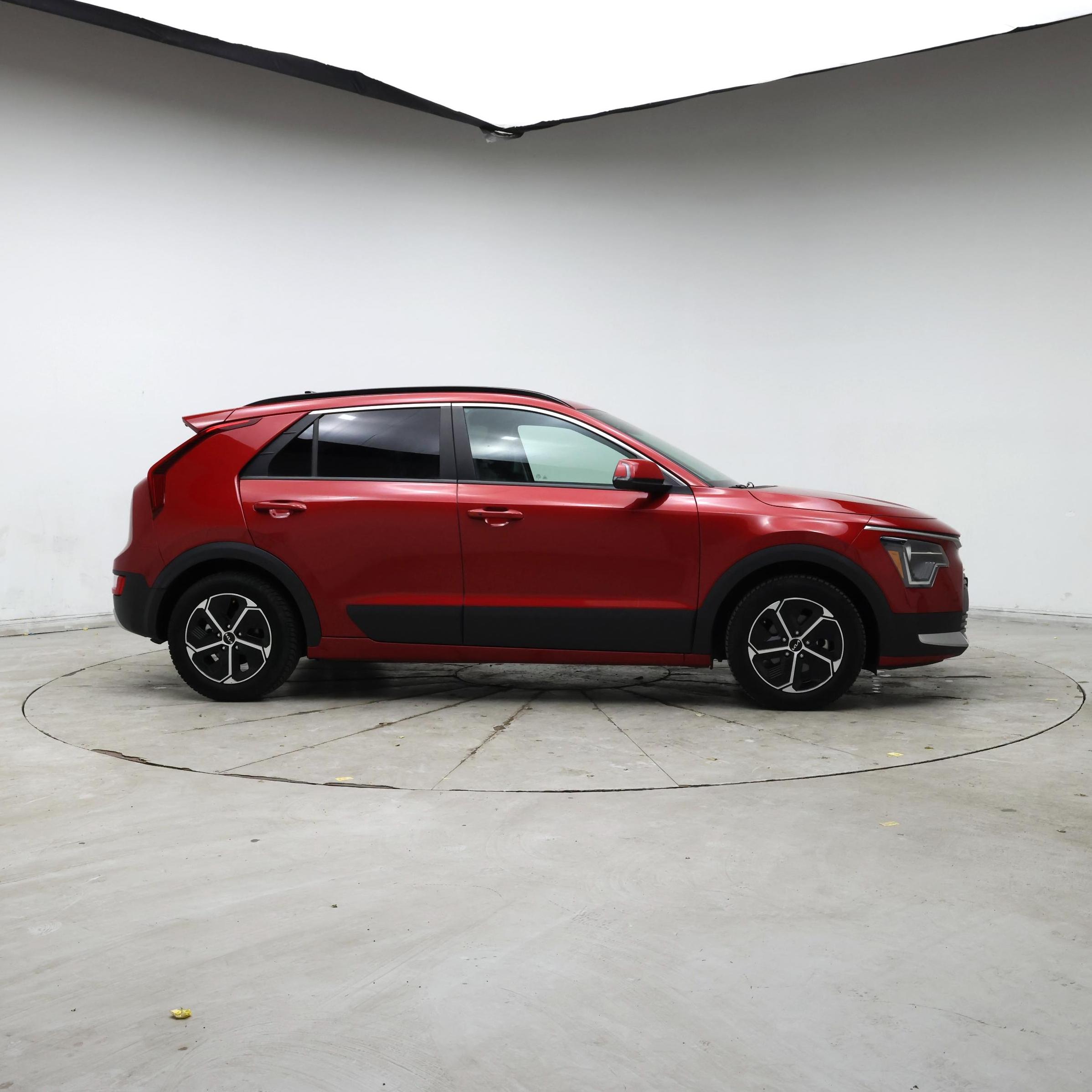 Thumbnail: 2023 Kia Niro - 7