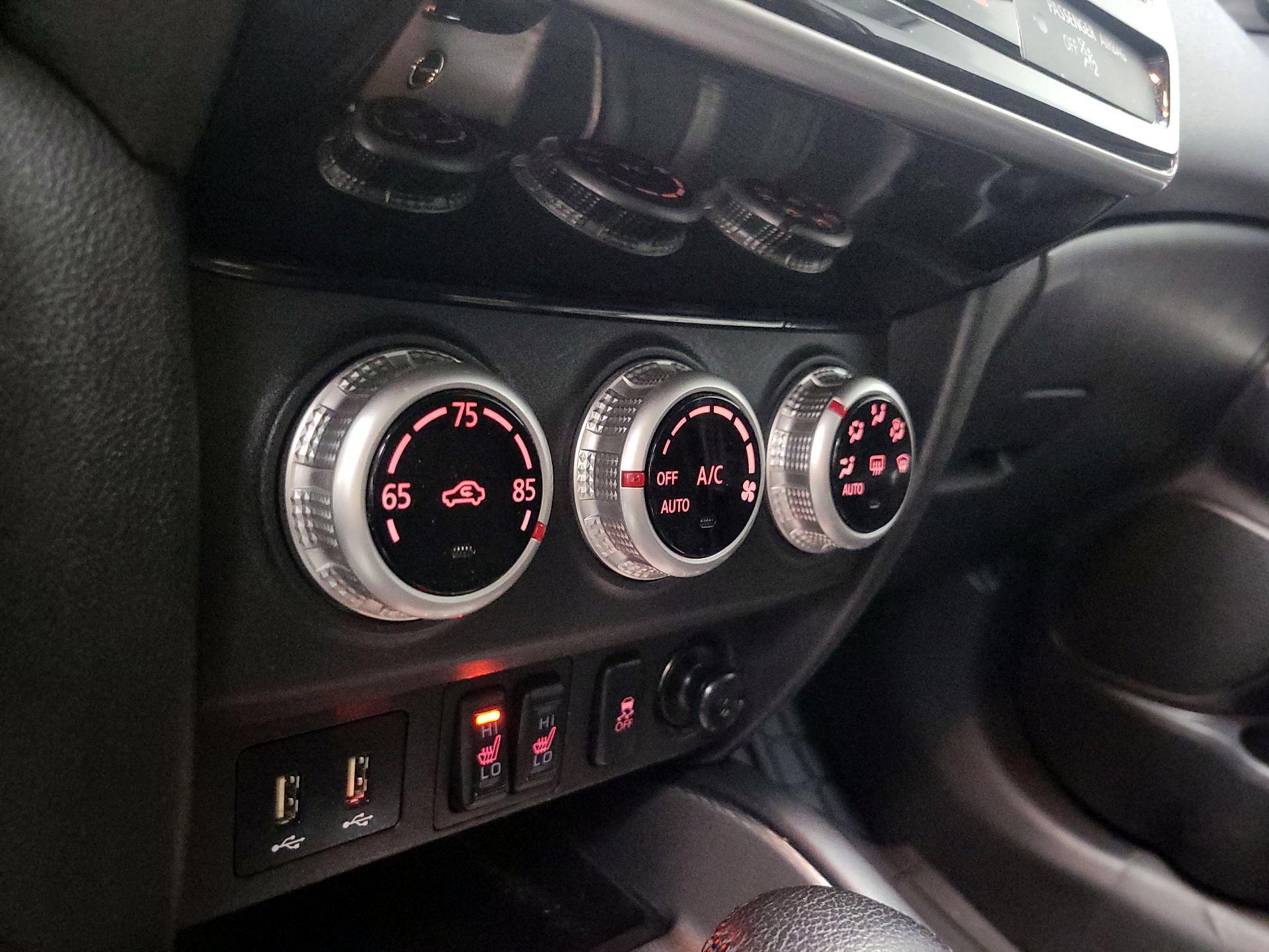 Thumbnail: 2020 Mitsubishi Outlander Sport - 16