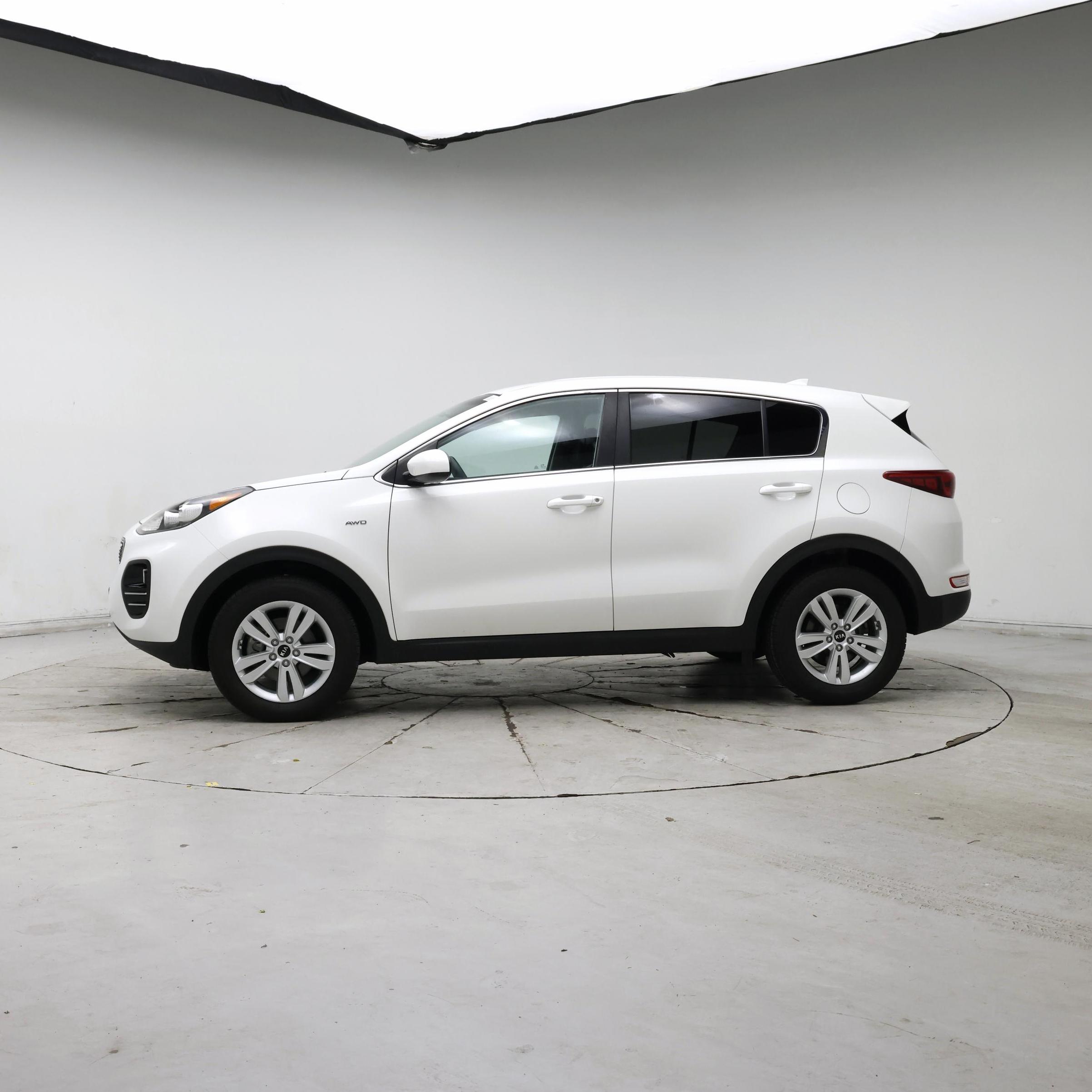 Thumbnail: 2017 Kia Sportage - 3