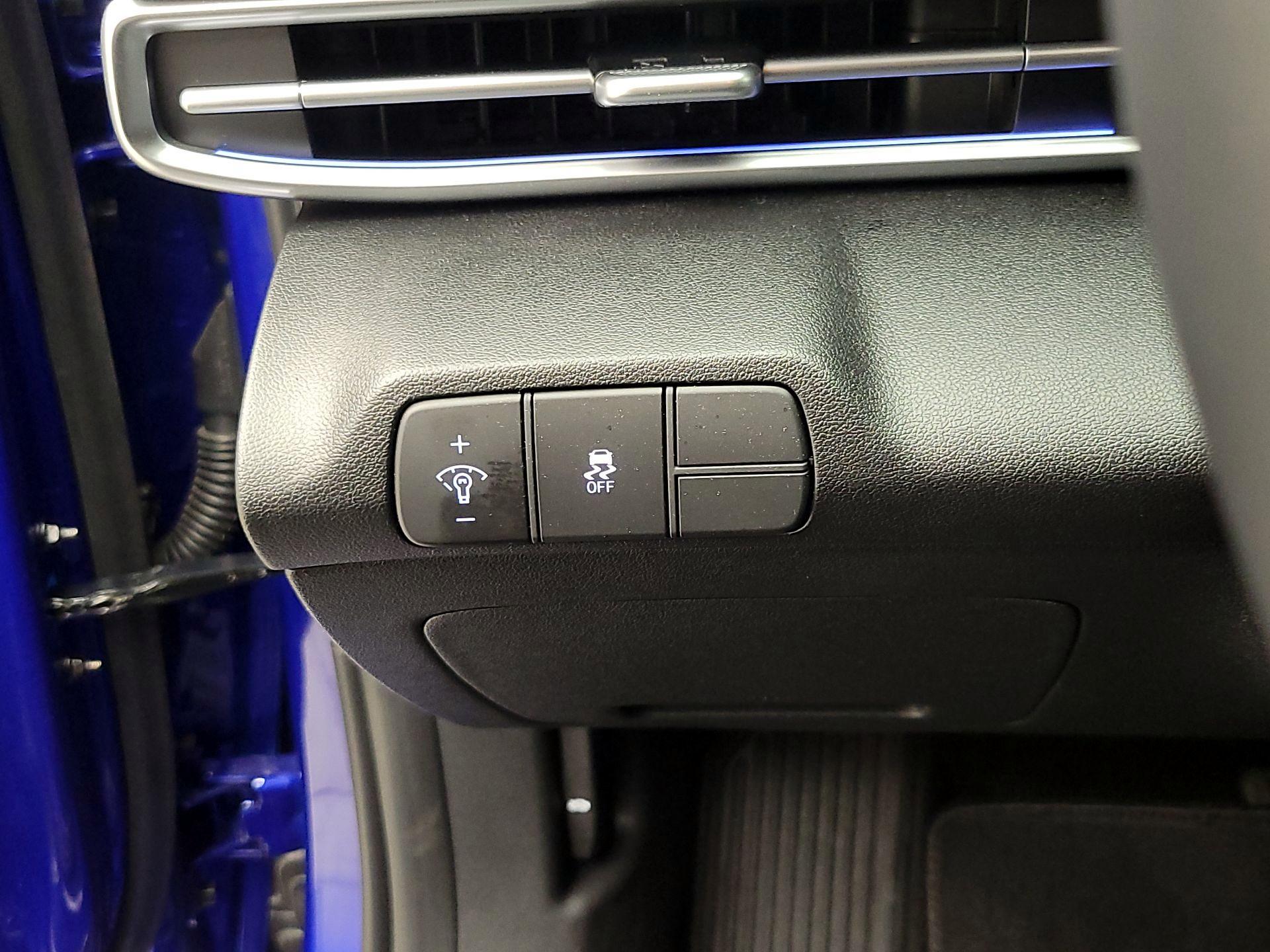 Thumbnail: 2025 Hyundai Elantra - 13