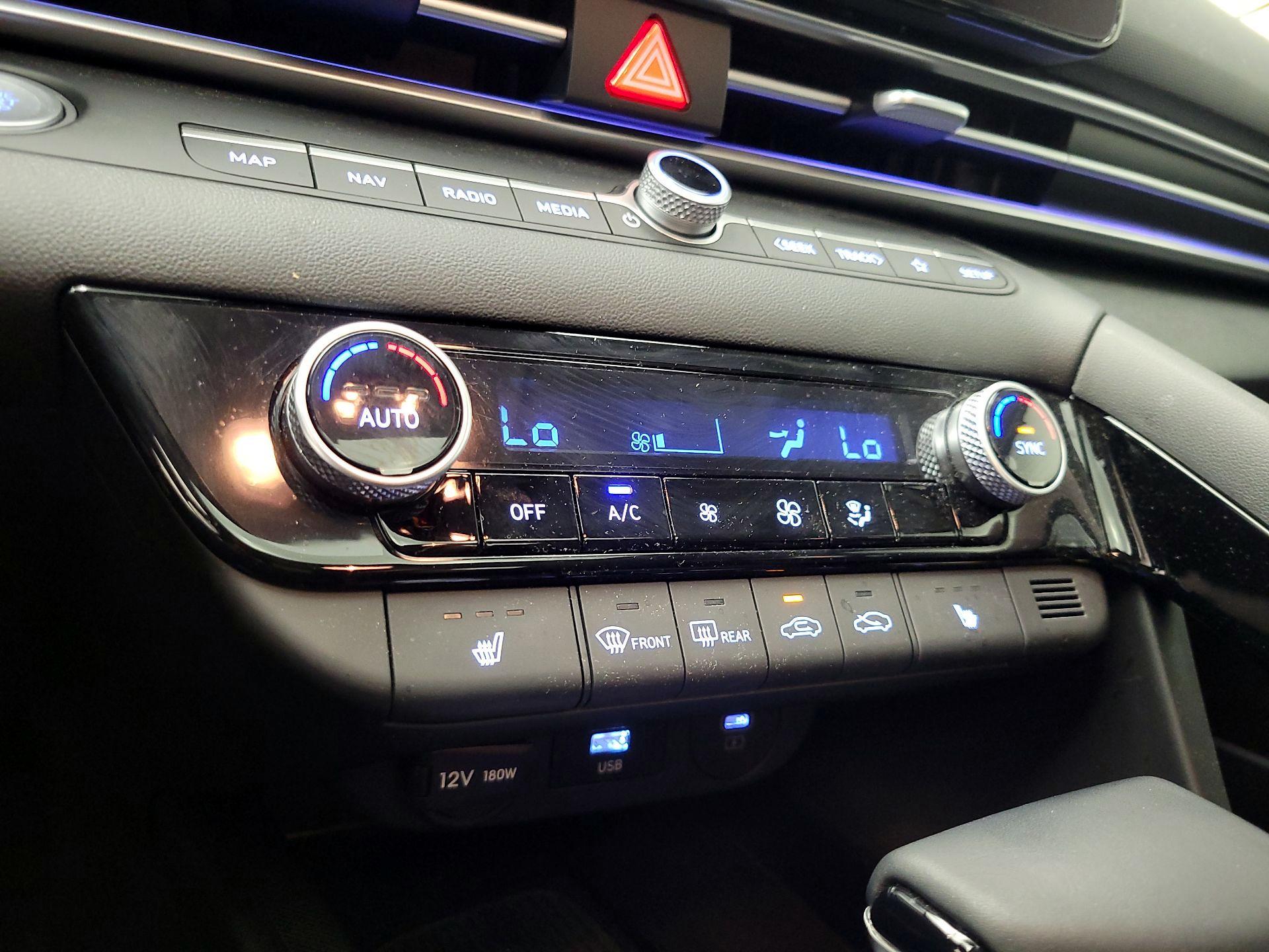 Thumbnail: 2025 Hyundai Elantra - 17