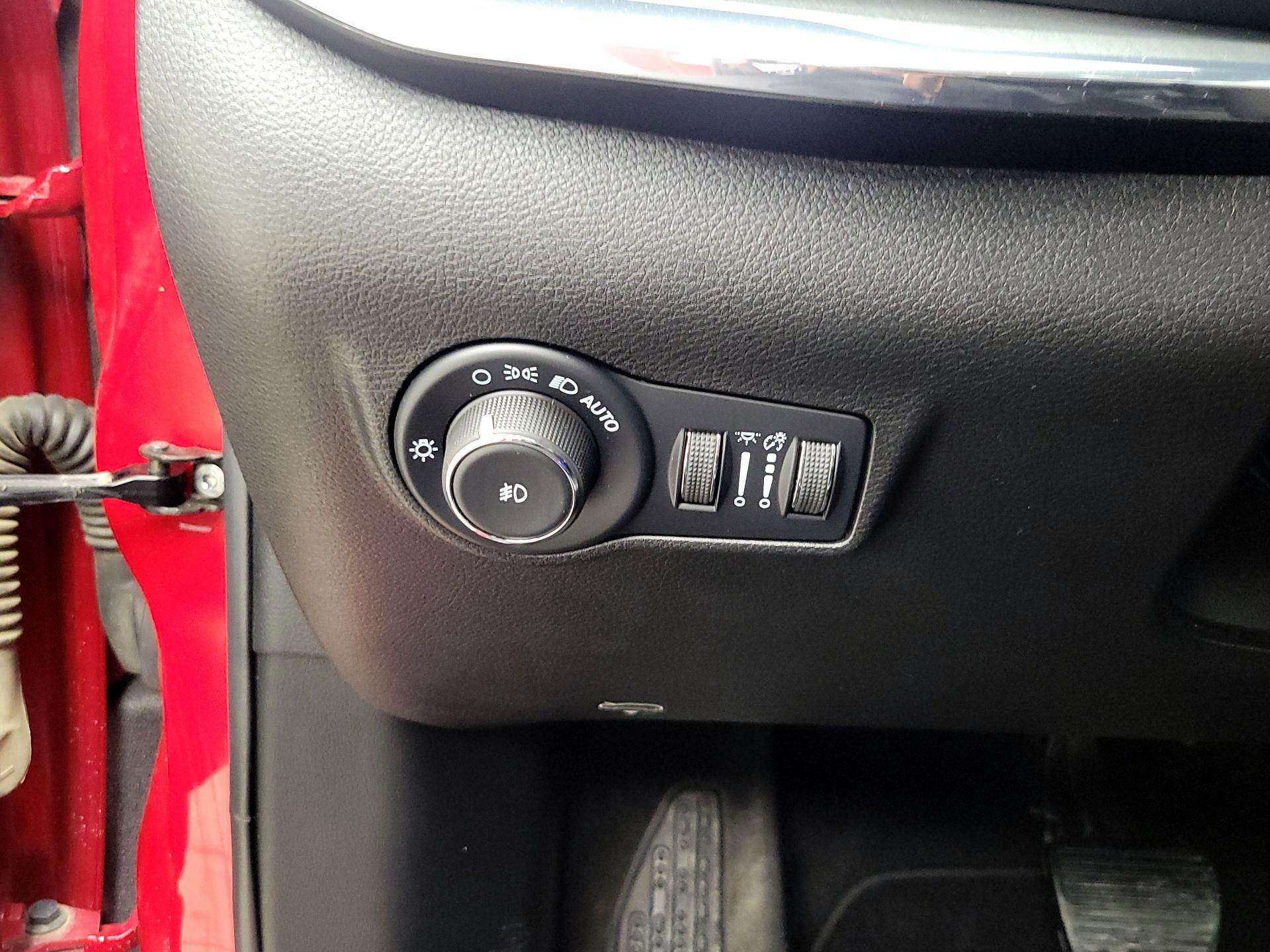 Thumbnail: 2022 Jeep Compass - 13