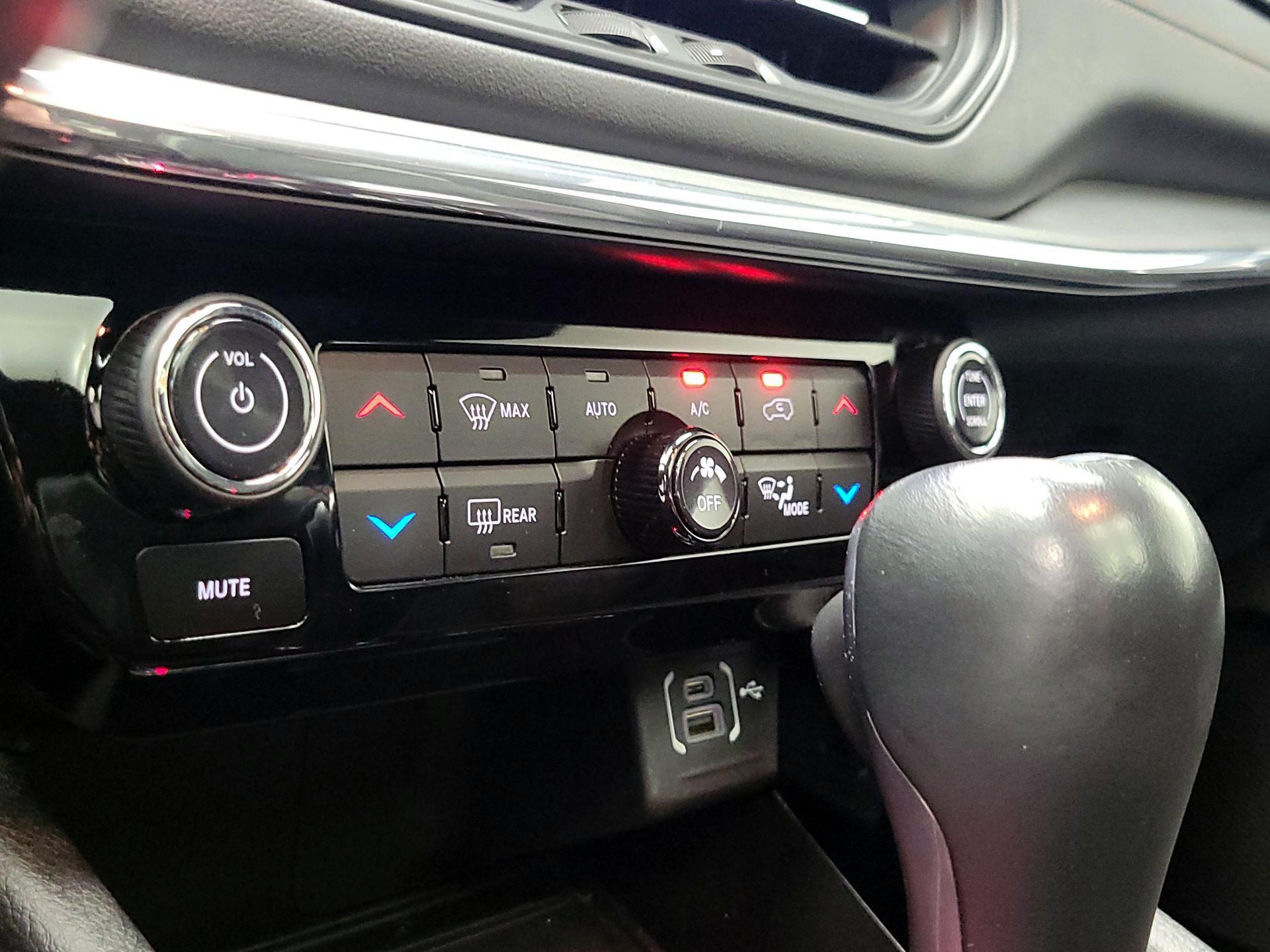 Thumbnail: 2022 Jeep Compass - 17