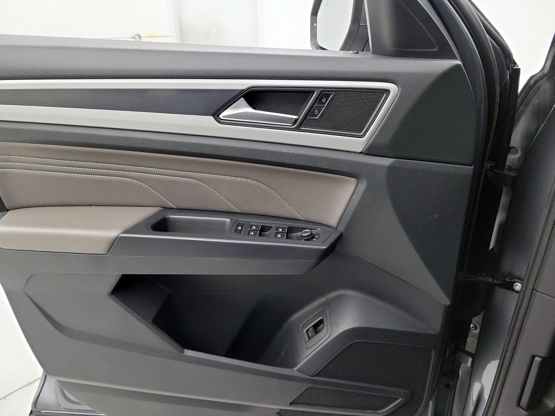 Thumbnail: 2021 Volkswagen Atlas - 12