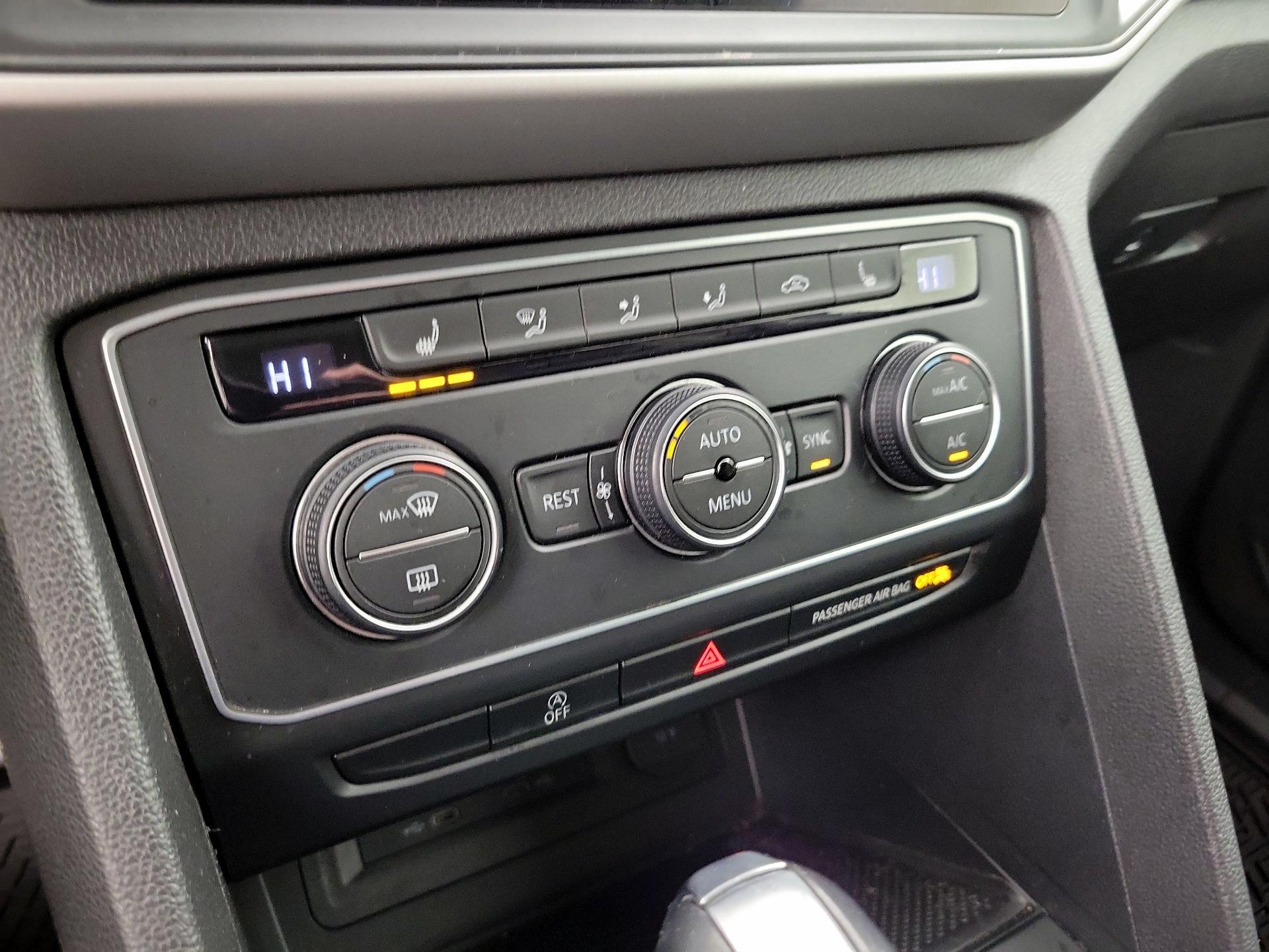 Thumbnail: 2021 Volkswagen Atlas - 16