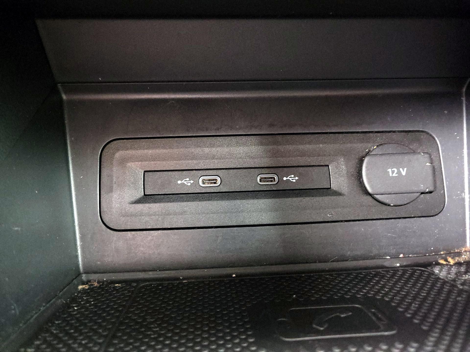 Thumbnail: 2021 Volkswagen Atlas - 18