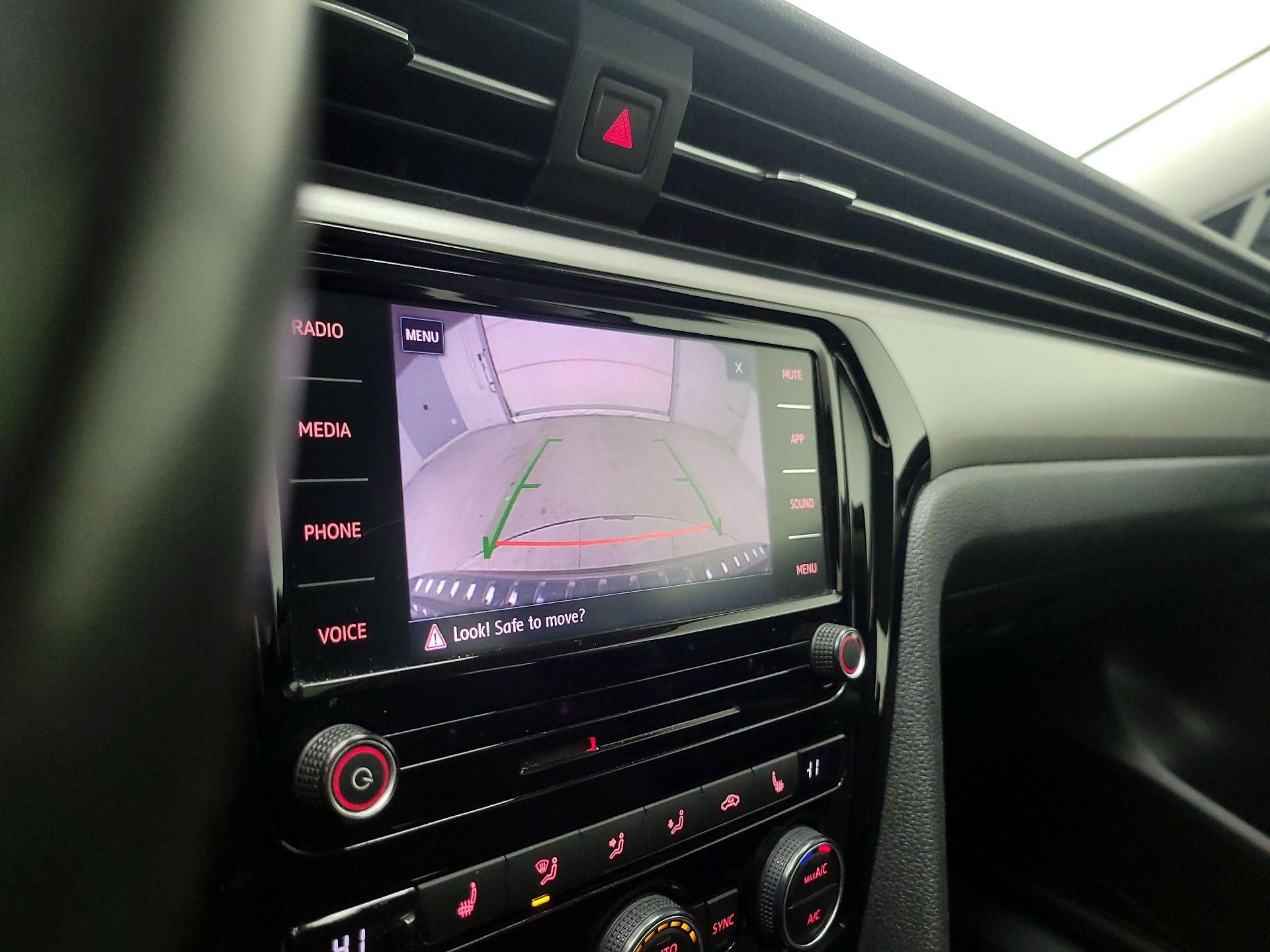 Thumbnail: 2021 Volkswagen Passat - 14