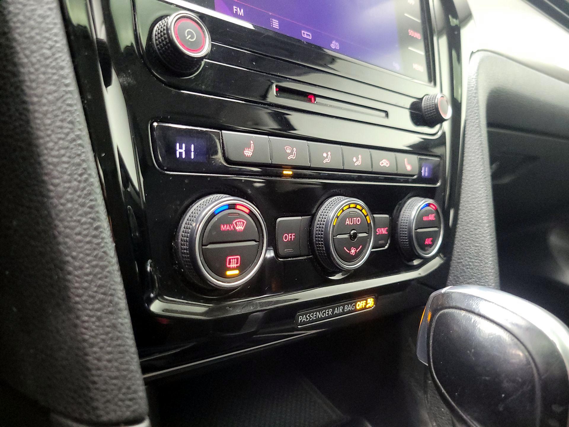 Thumbnail: 2021 Volkswagen Passat - 16