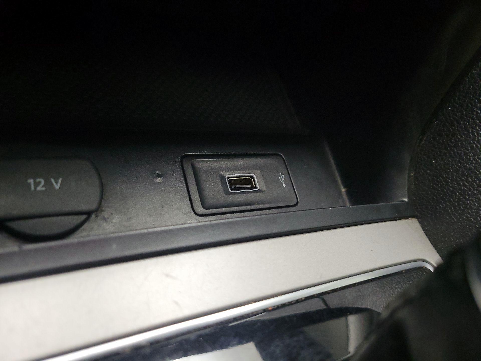 Thumbnail: 2021 Volkswagen Passat - 18