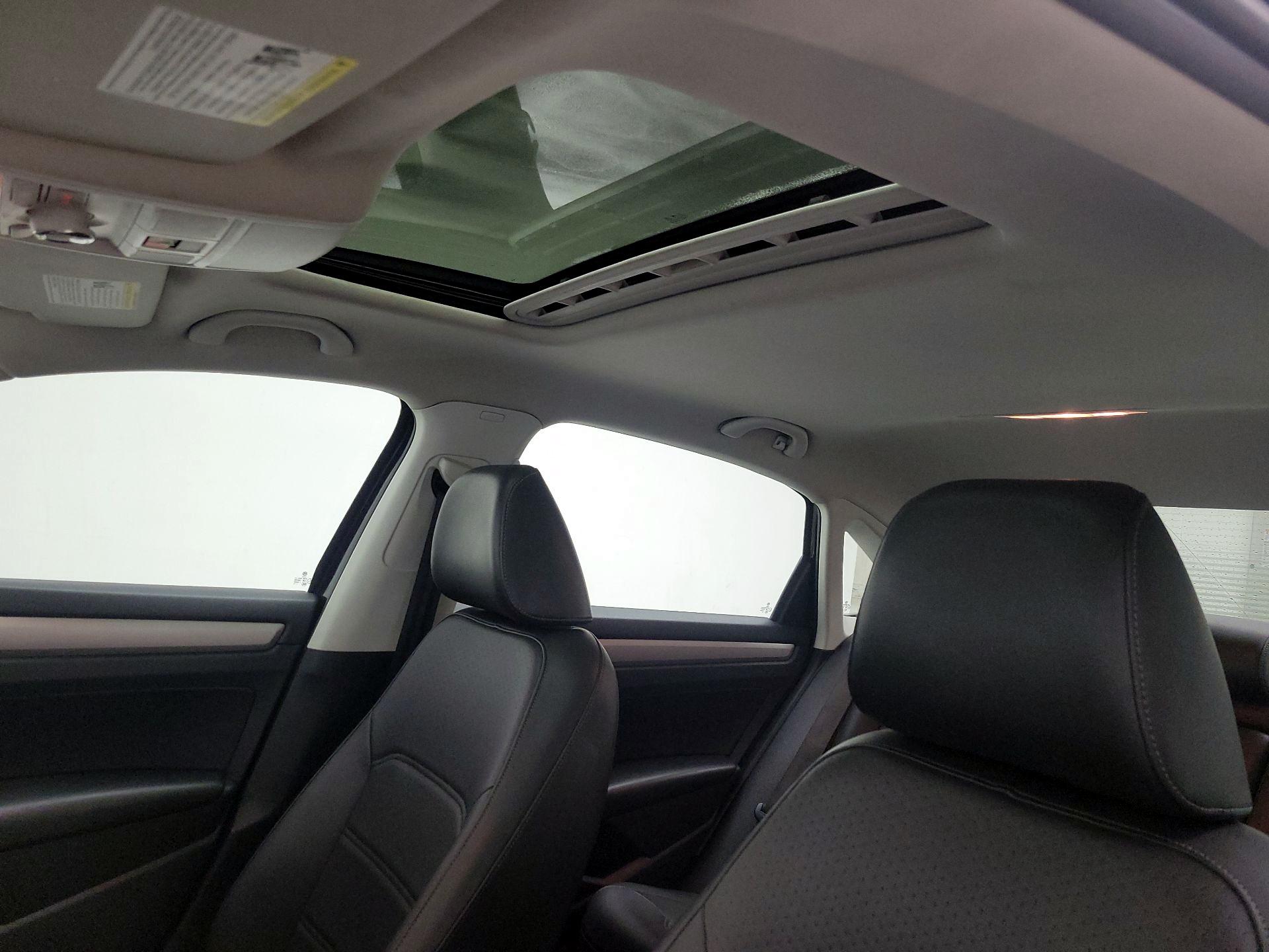 Thumbnail: 2021 Volkswagen Passat - 19