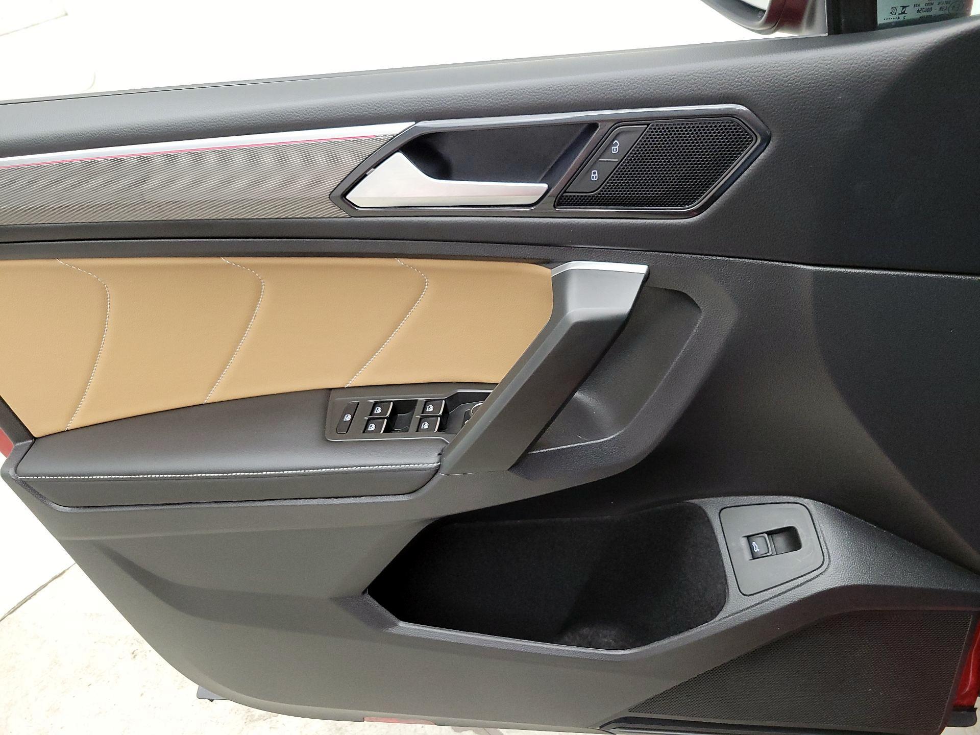 Thumbnail: 2024 Volkswagen Tiguan - 12