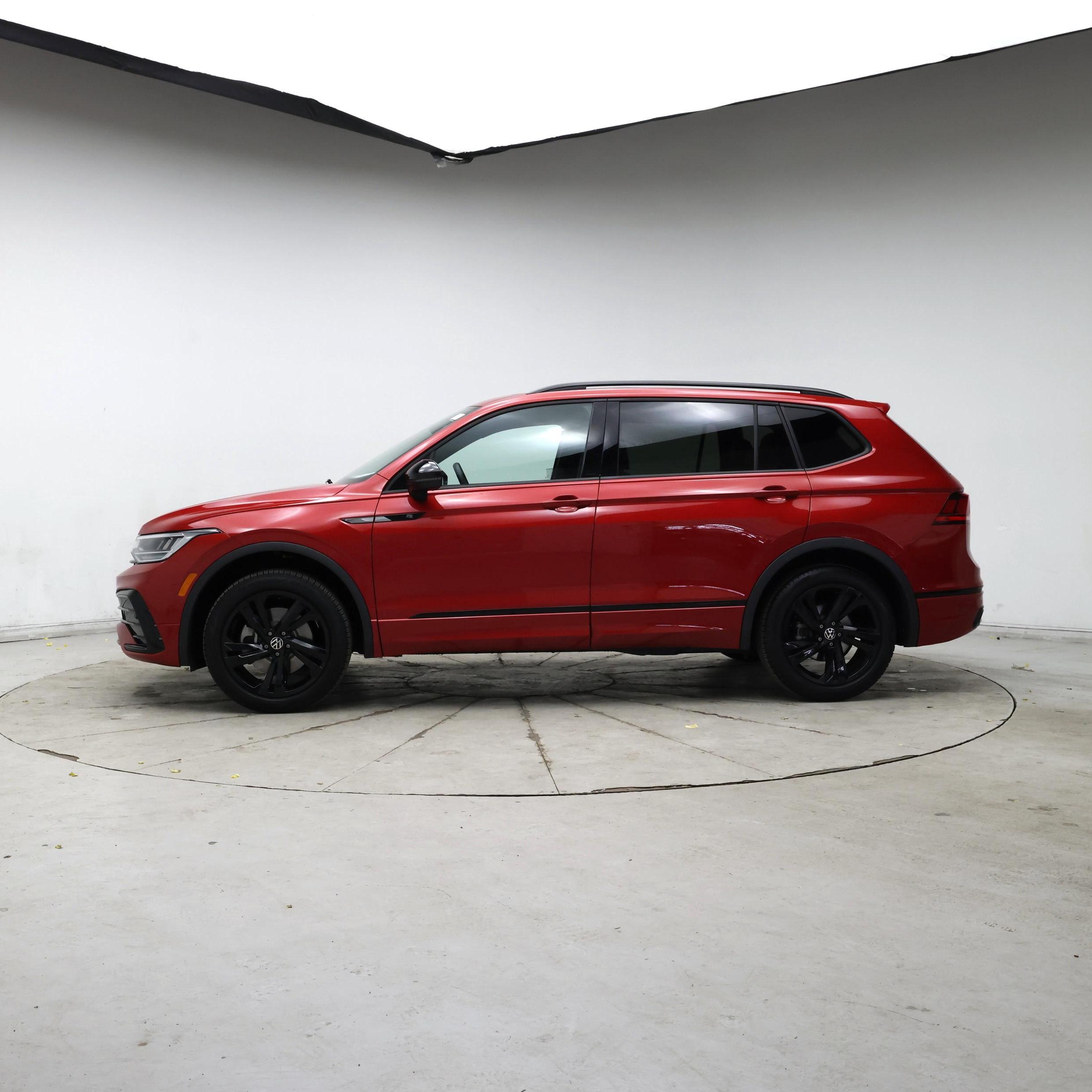 Thumbnail: 2024 Volkswagen Tiguan - 3