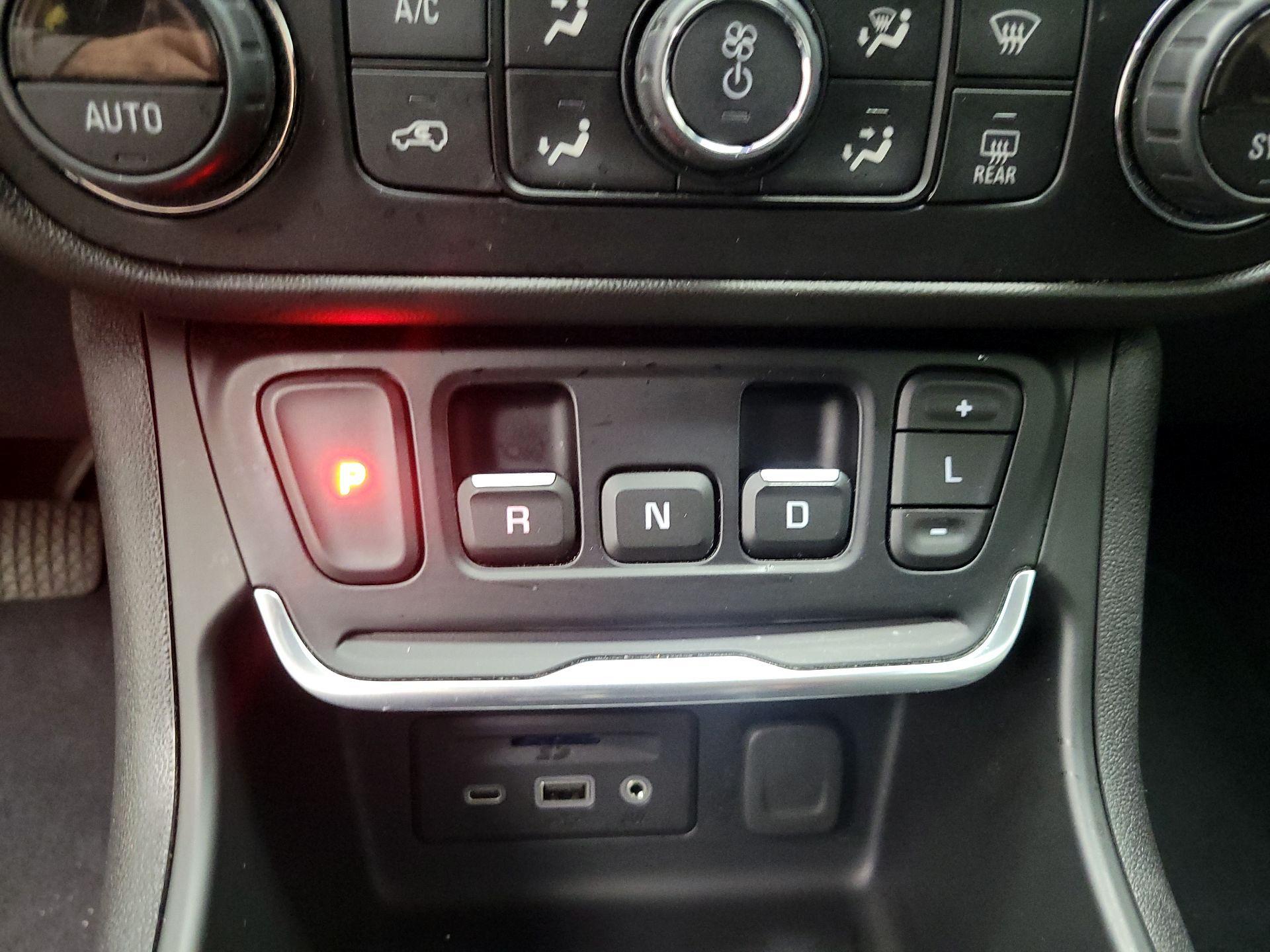 Thumbnail: 2021 GMC Terrain - 17