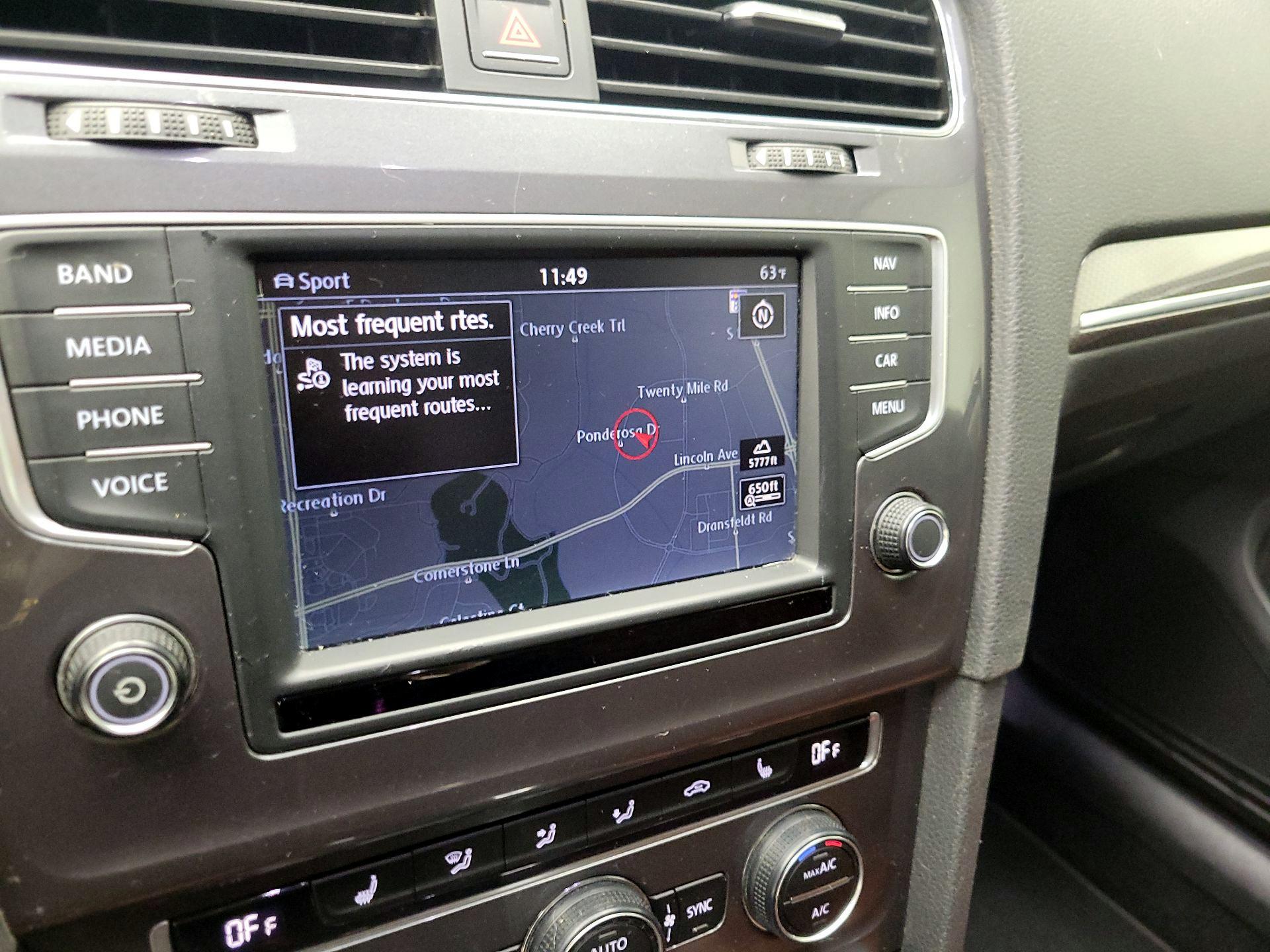 Thumbnail: 2017 Volkswagen Golf - 14