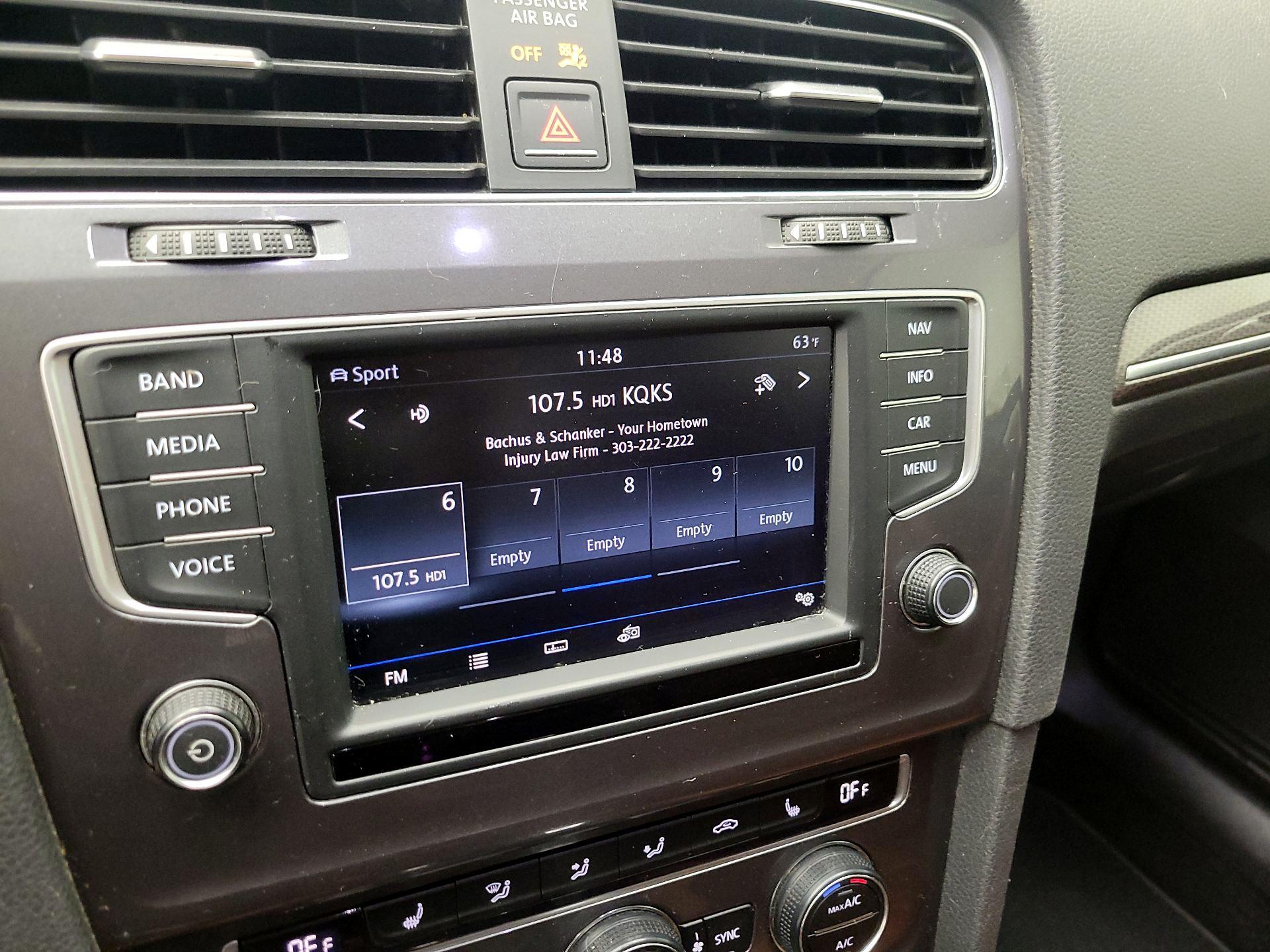 Thumbnail: 2017 Volkswagen Golf - 16