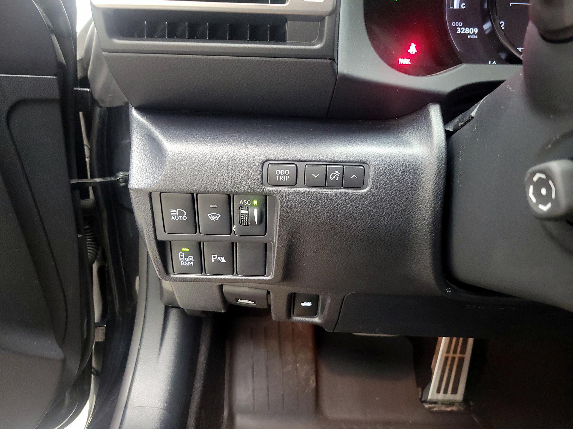 Thumbnail: 2021 Lexus RC - 13