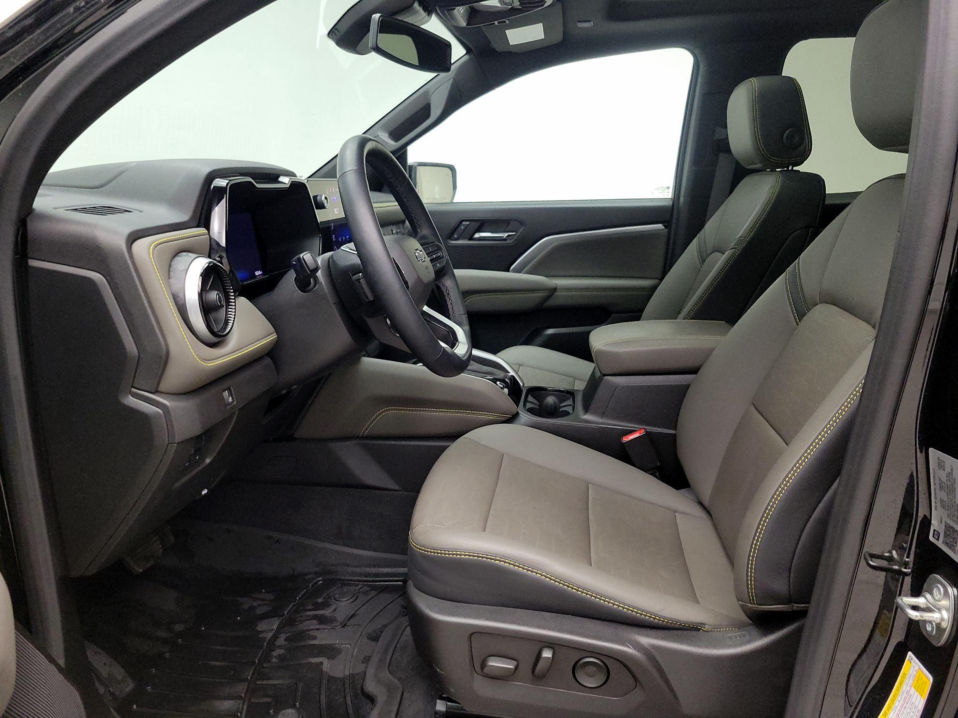 Thumbnail: 2024 Chevrolet Colorado - 11