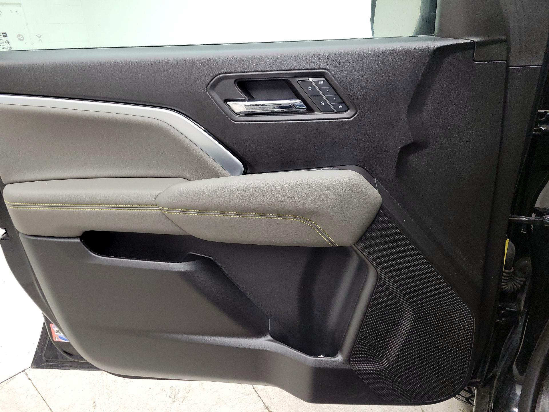 Thumbnail: 2024 Chevrolet Colorado - 12