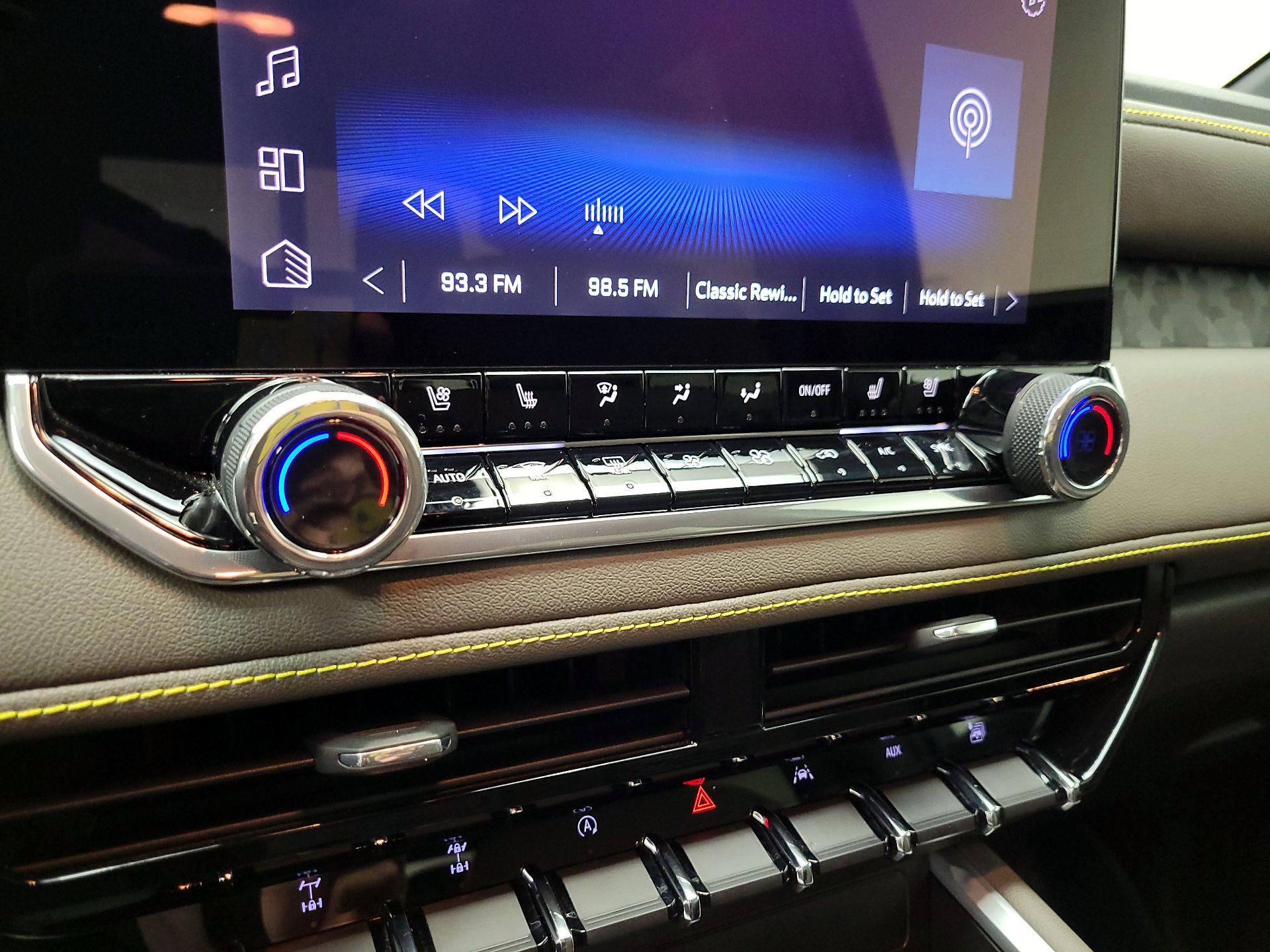 Thumbnail: 2024 Chevrolet Colorado - 16