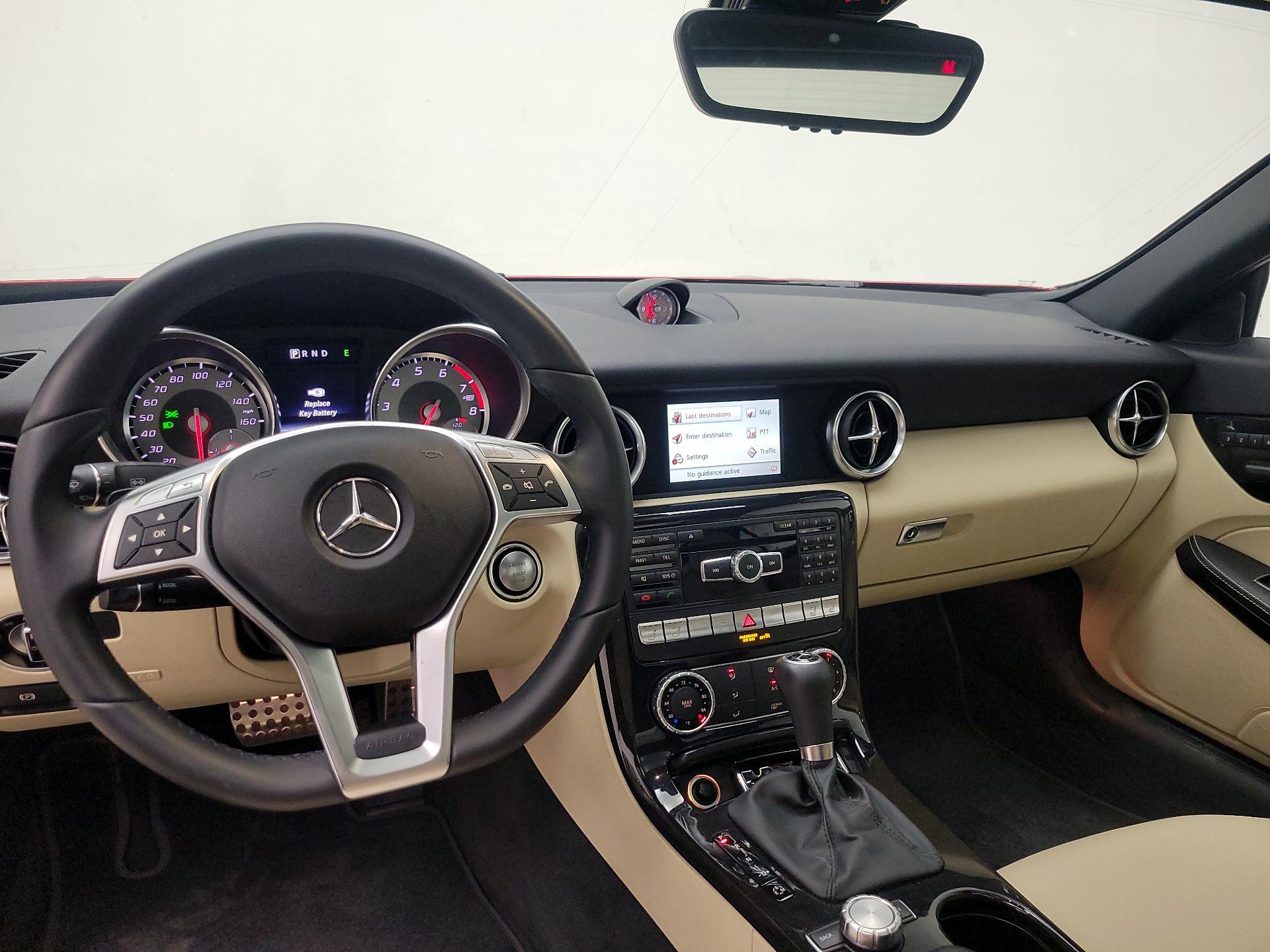 Thumbnail: 2015 Mercedes-Benz SLK - 9
