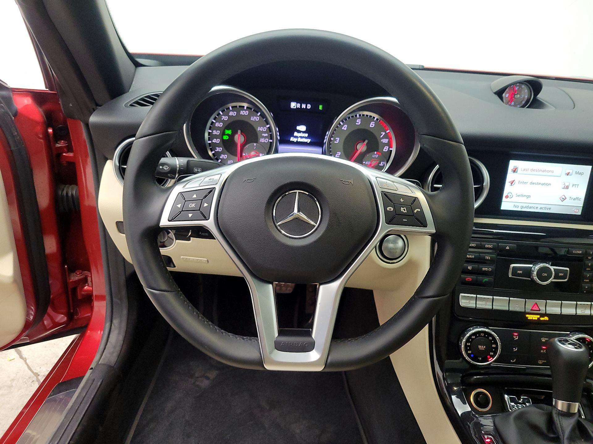 Thumbnail: 2015 Mercedes-Benz SLK - 10