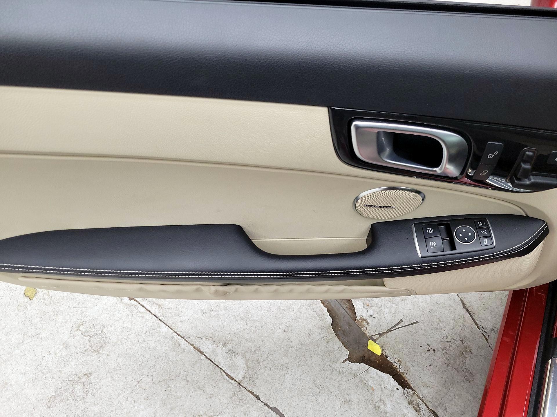 Thumbnail: 2015 Mercedes-Benz SLK - 12