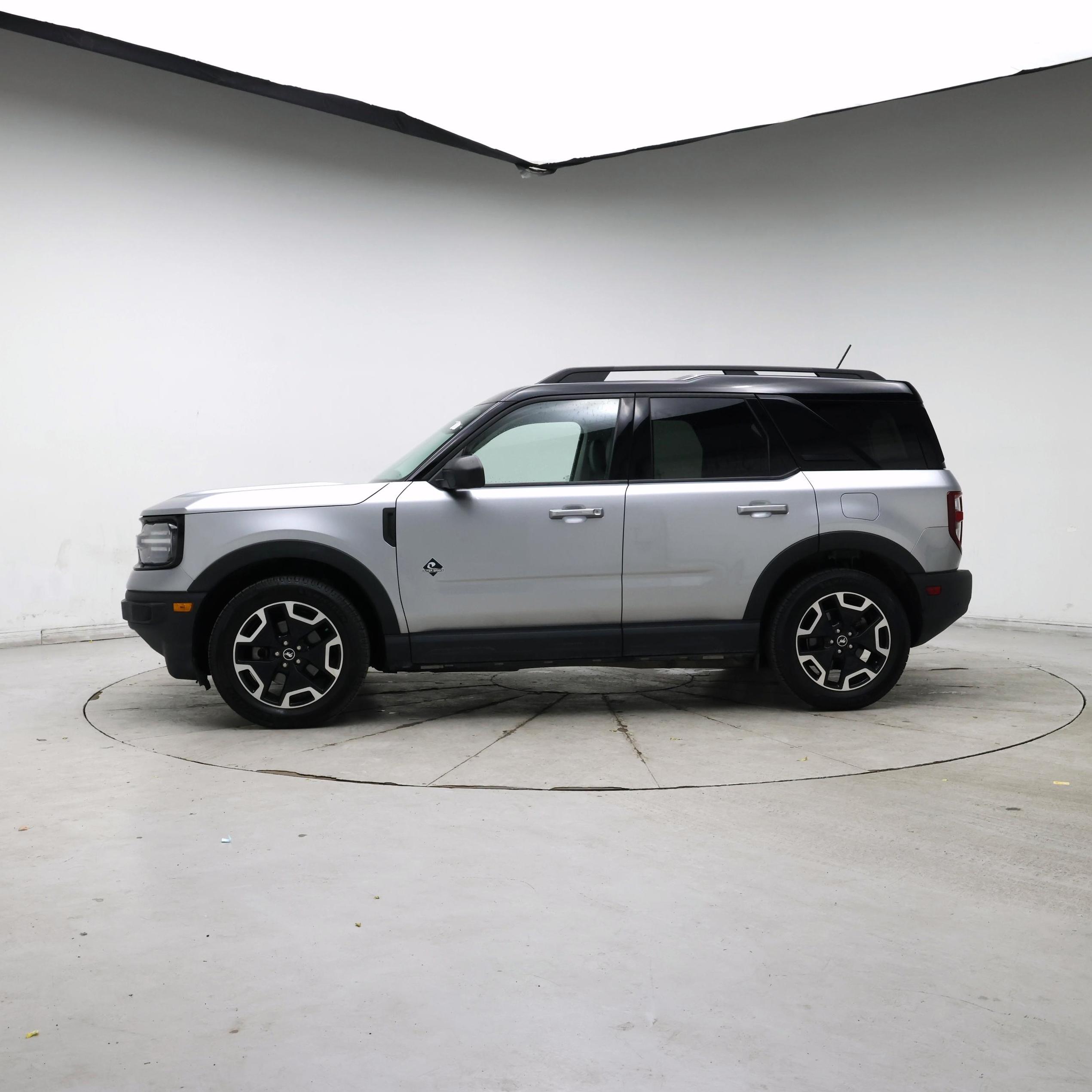 Thumbnail: 2021 Ford Bronco Sport - 3