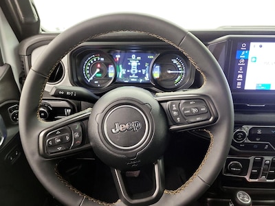 Steering Wheel & Instrument Cluster (On)