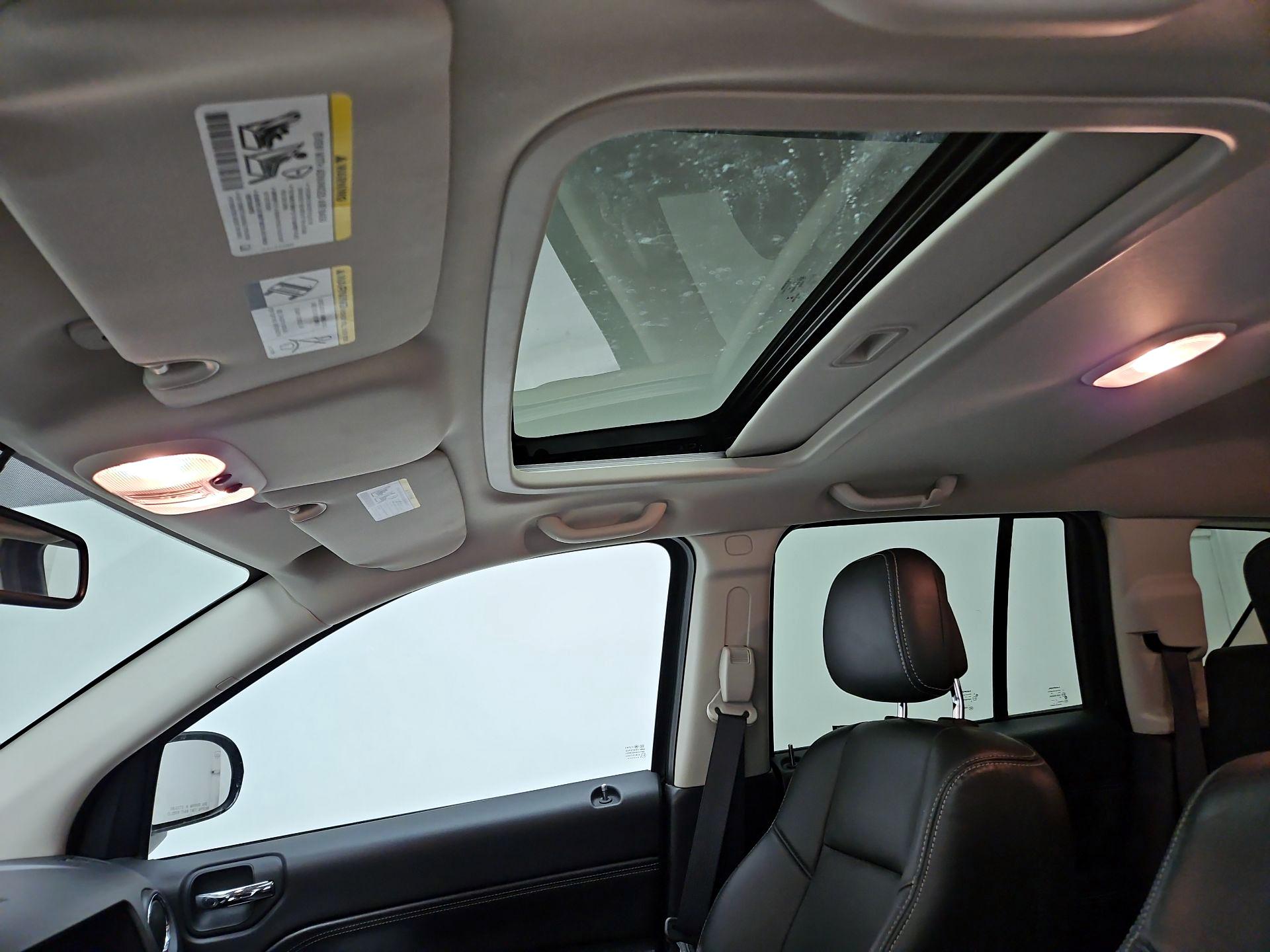 Thumbnail: 2017 Jeep Compass - 16