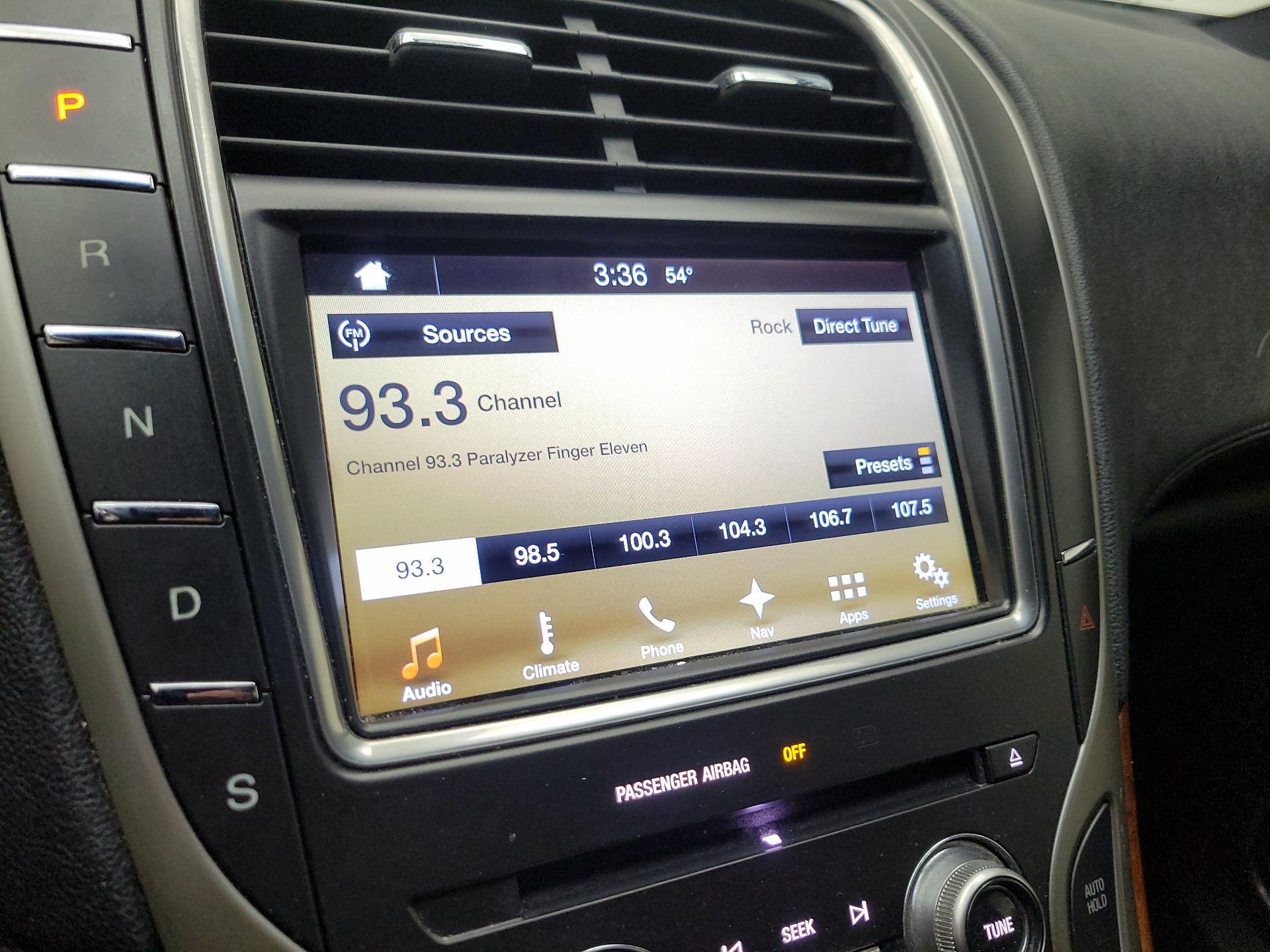 Thumbnail: 2016 Lincoln MKX - 16